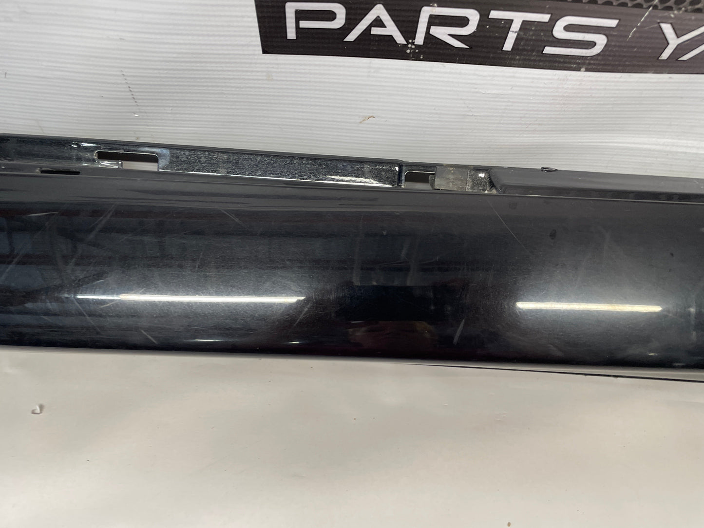 2009 Pontiac G8 GT LH Driver Rocker Molding Panel OEM - Day's Parts Yard