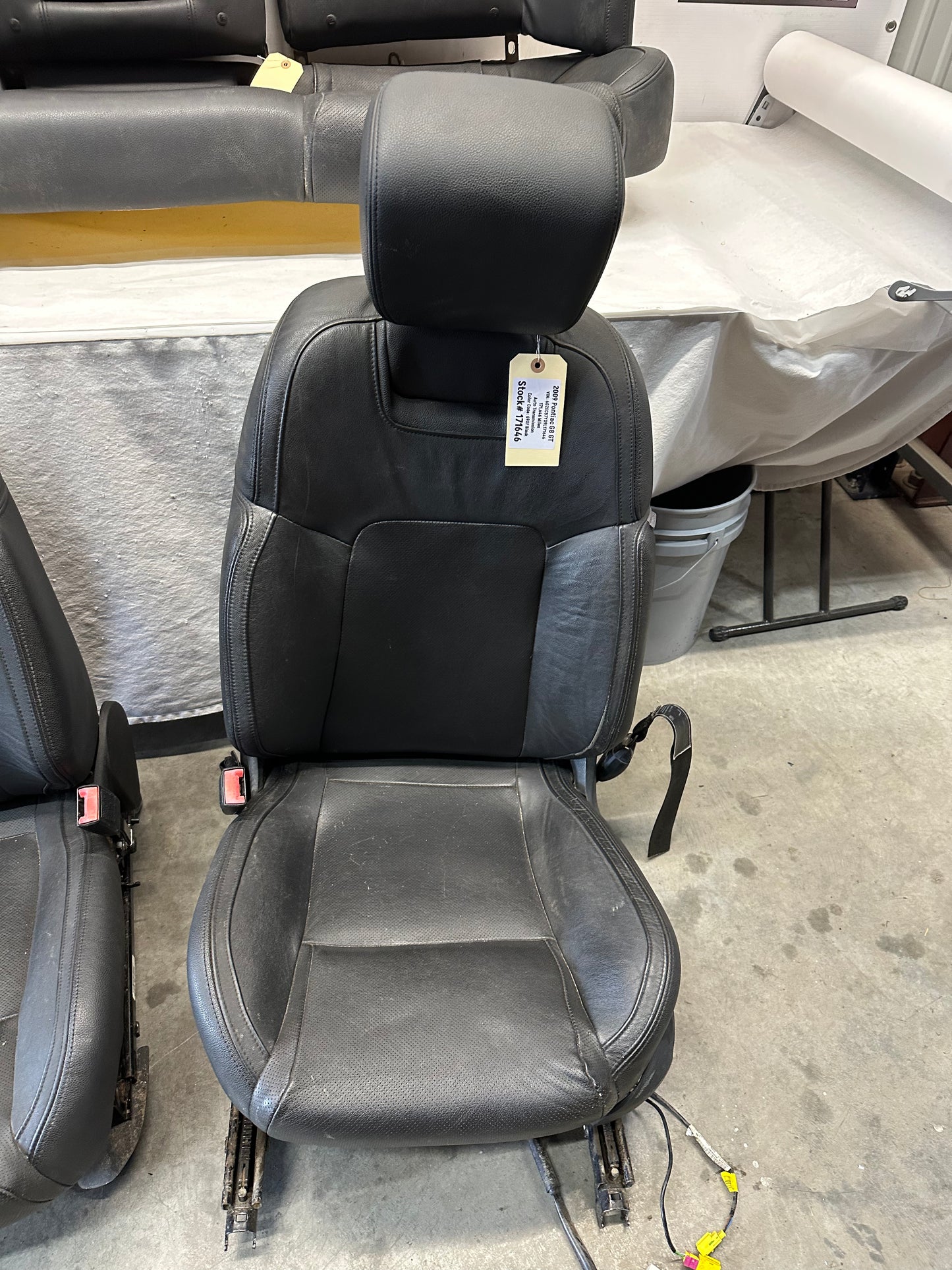 2009 Pontiac G8 GT Seats Fronts and Rears OEM - Day's Parts Yard
