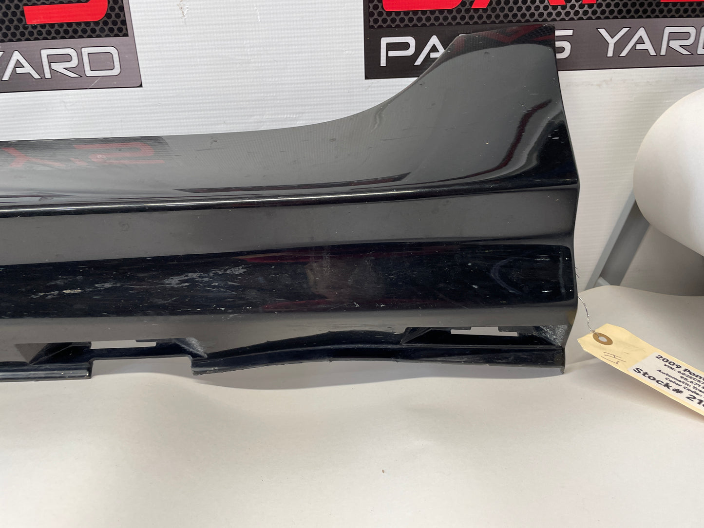 2009 Pontiac G8 GT LH Driver Rocker Molding Panel OEM - Day's Parts Yard
