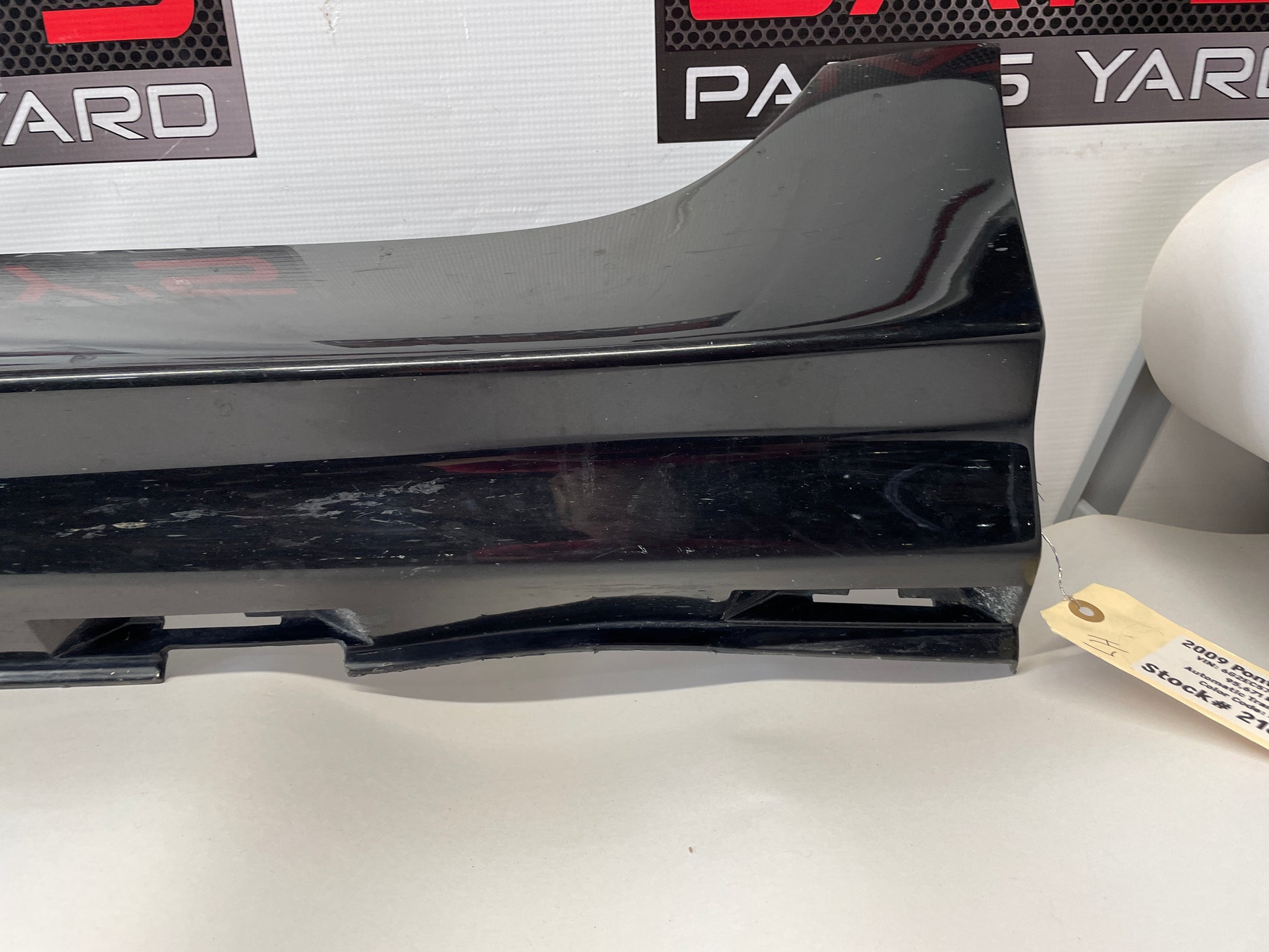 2009 Pontiac G8 GT LH Driver Rocker Molding Panel OEM - Day's Parts Yard