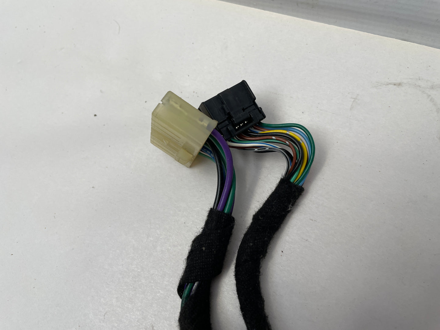 2009 Pontiac G8 Center Console Wire Wiring Harness Pigtail Plugs OEM - Day's Parts Yard