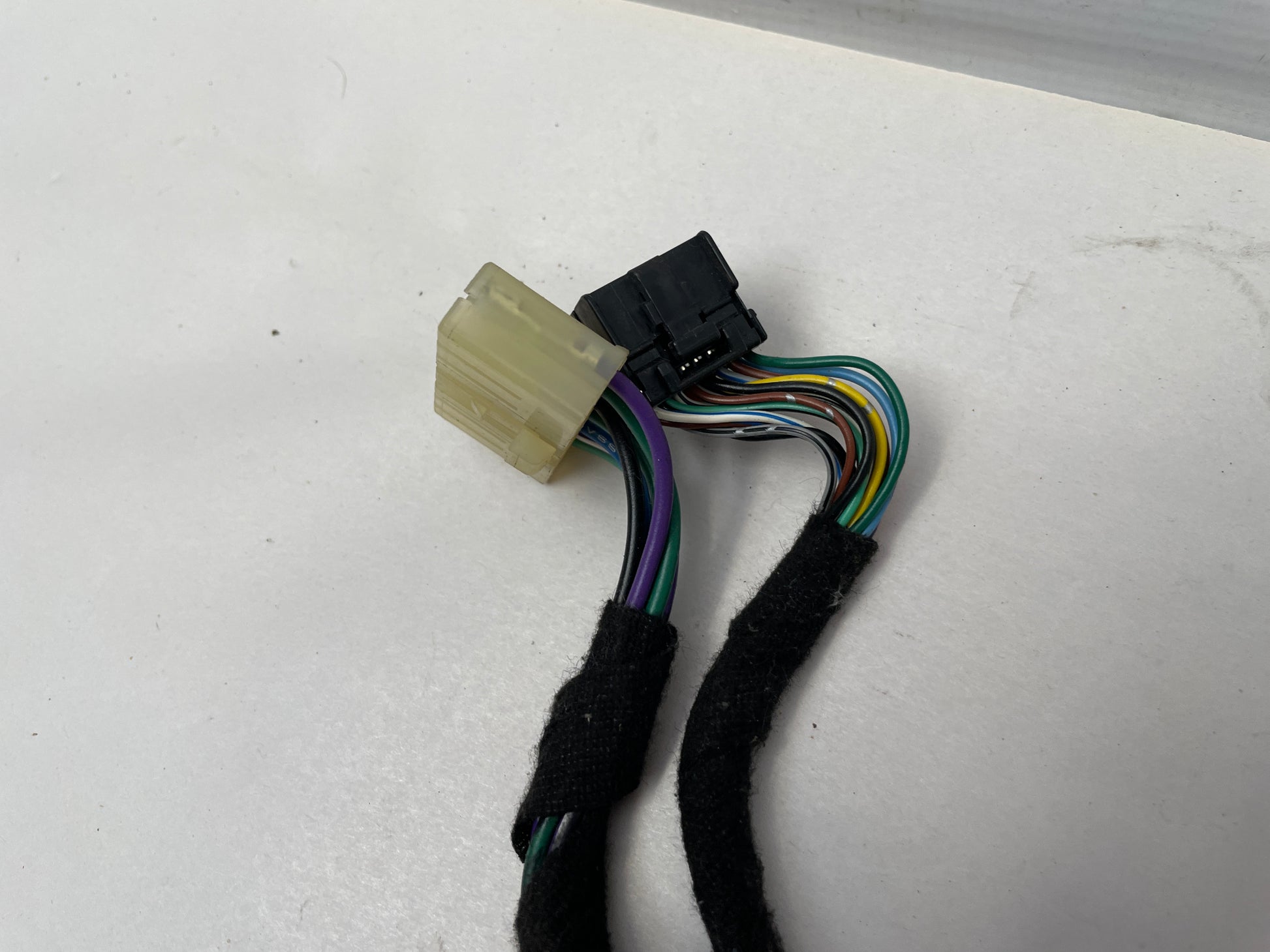 2009 Pontiac G8 Center Console Wire Wiring Harness Pigtail Plugs OEM - Day's Parts Yard