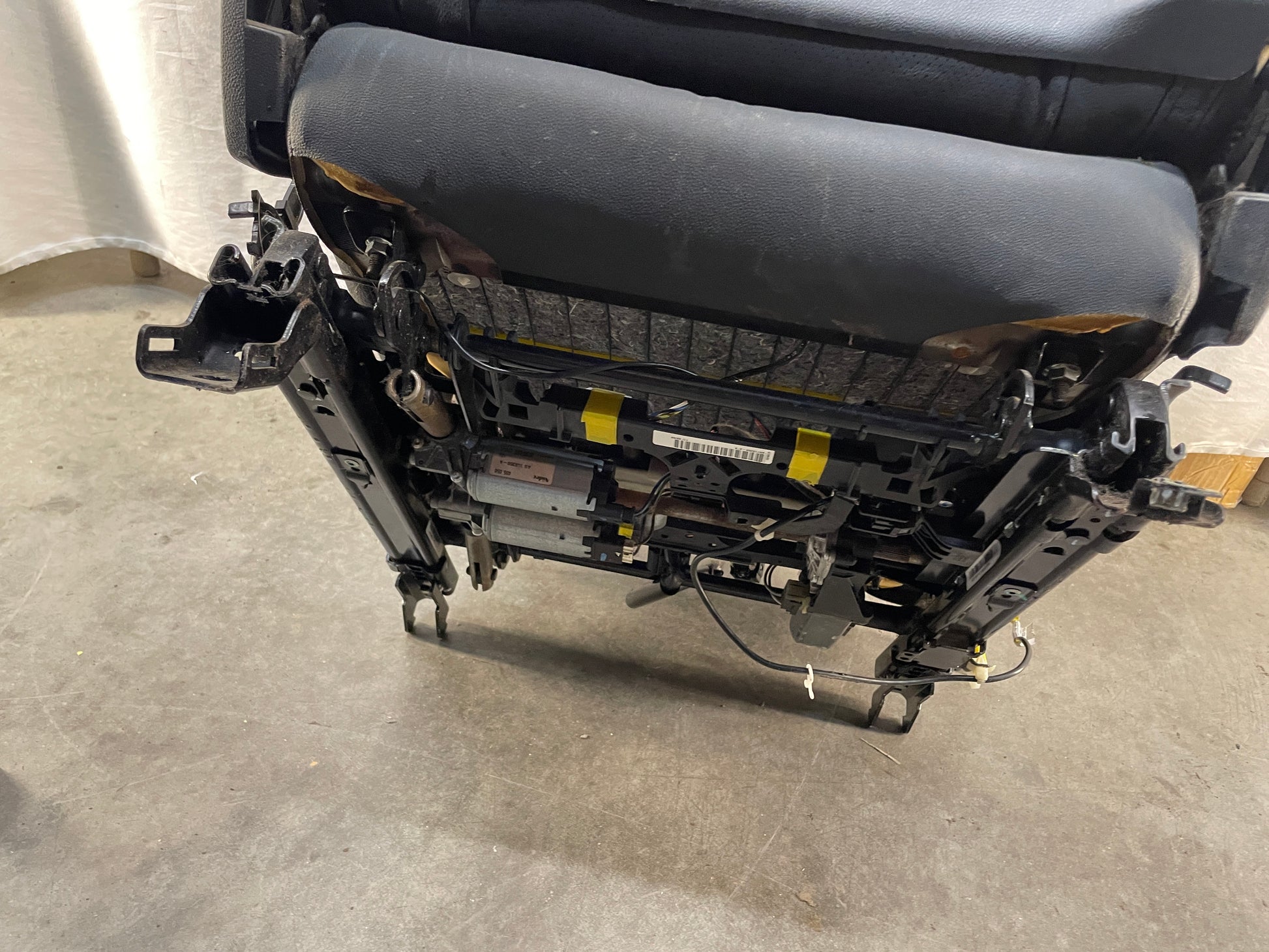 2009 Pontiac G8 GT RH Passenger Front Seat OEM - Day's Parts Yard