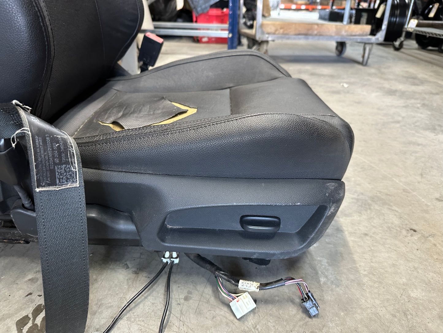 2009 Pontiac G8 GT Seats Fronts and Rears OEM - Day's Parts Yard