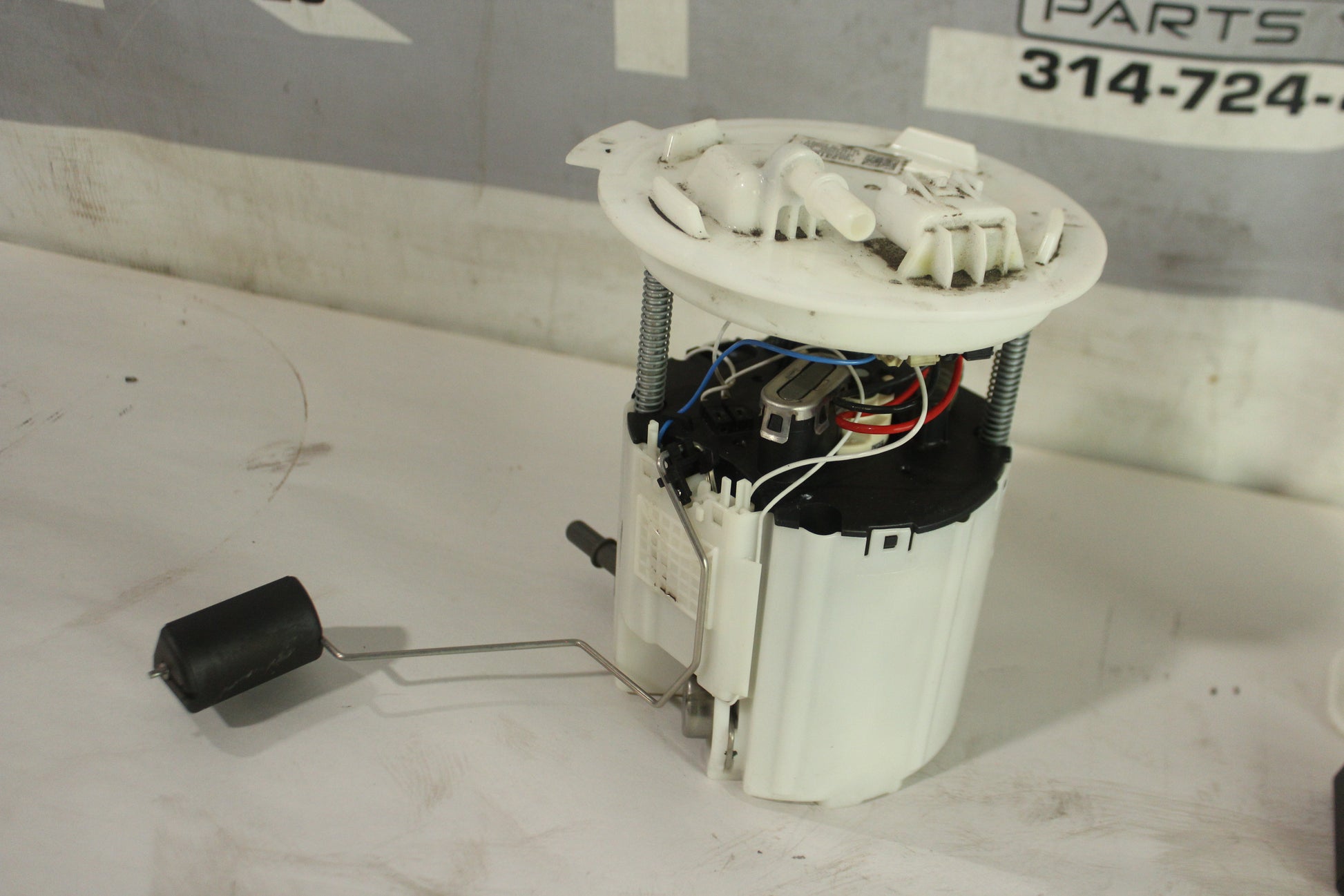2015 Chevy SS Sedan Fuel Pump w/ Level Sensor OEM - Day's Parts Yard