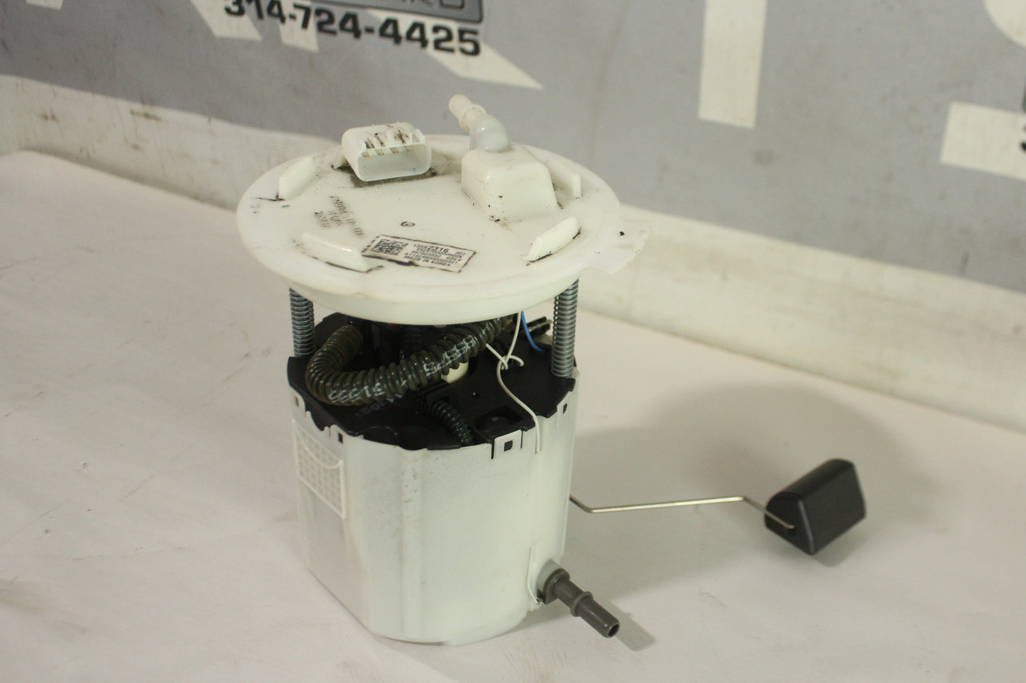 2015 Chevy SS Sedan Fuel Pump w/ Level Sensor OEM - Day's Parts Yard