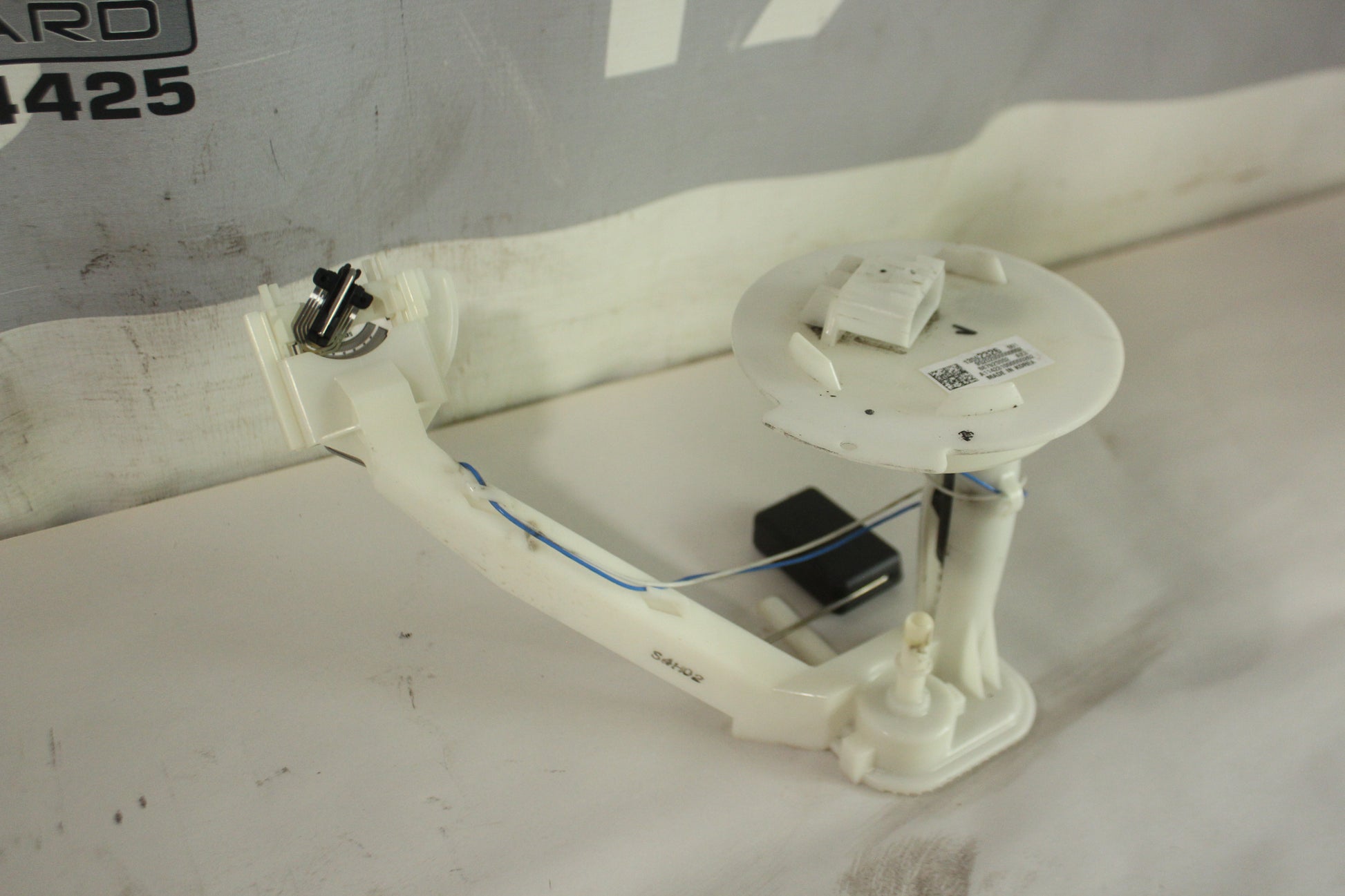 2015 Chevy SS Sedan Fuel Pump w/ Level Sensor OEM - Day's Parts Yard