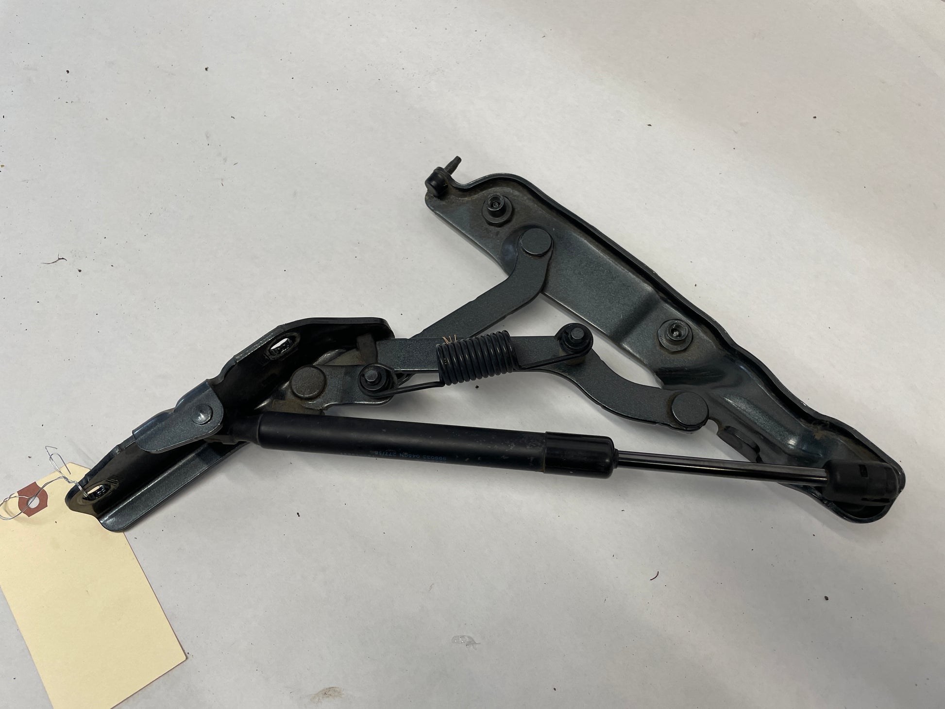 2017 Chevy SS Sedan RH & LH Trunk Hinges OEM - Day's Parts Yard