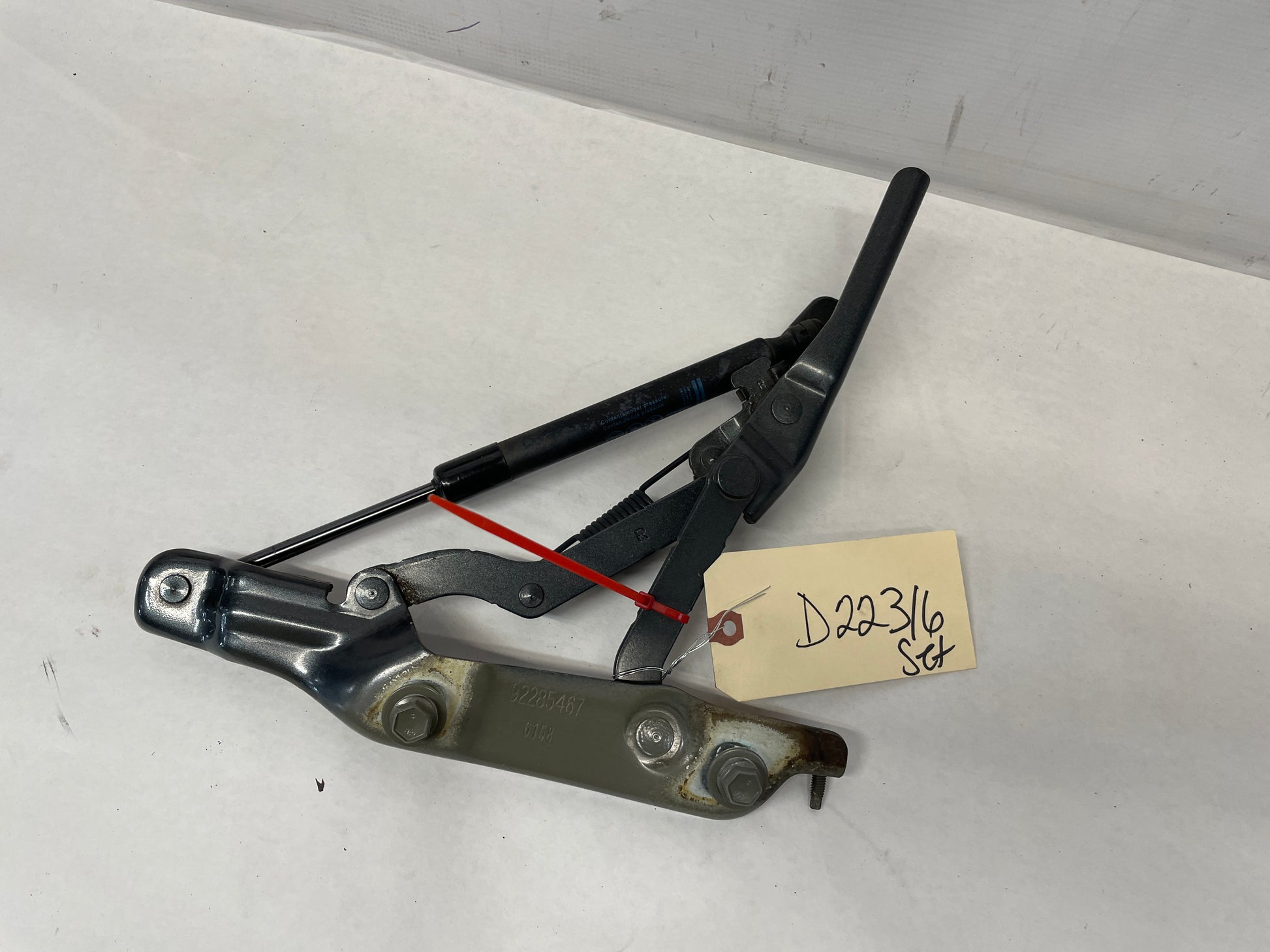 2017 Chevy SS Sedan RH & LH Trunk Hinges OEM - Day's Parts Yard