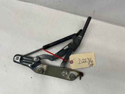 2017 Chevy SS Sedan RH & LH Trunk Hinges OEM - Day's Parts Yard