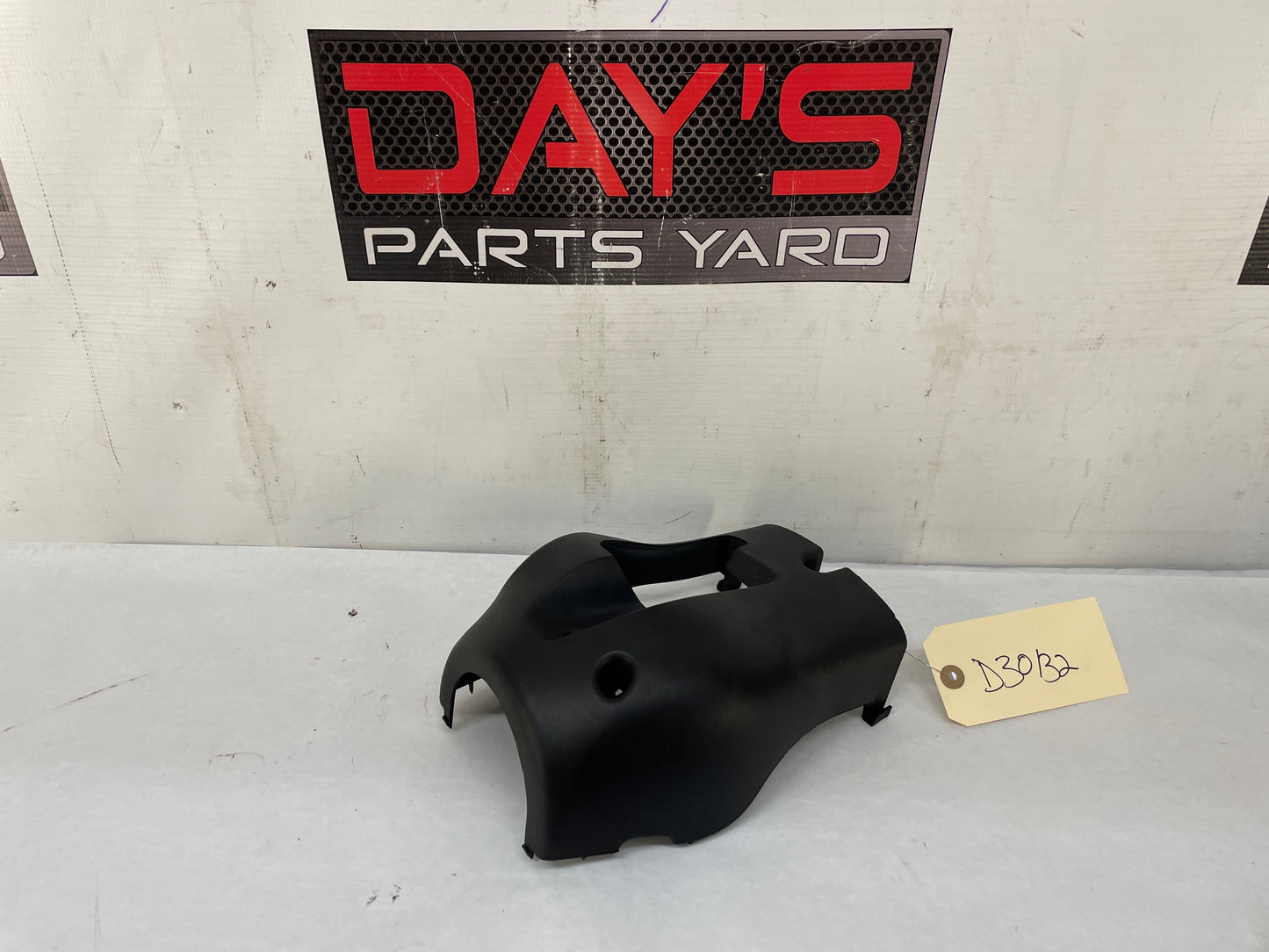 2004 Pontiac GTO Lower Steering Column Clam Shell Cover Molding Trim OEM