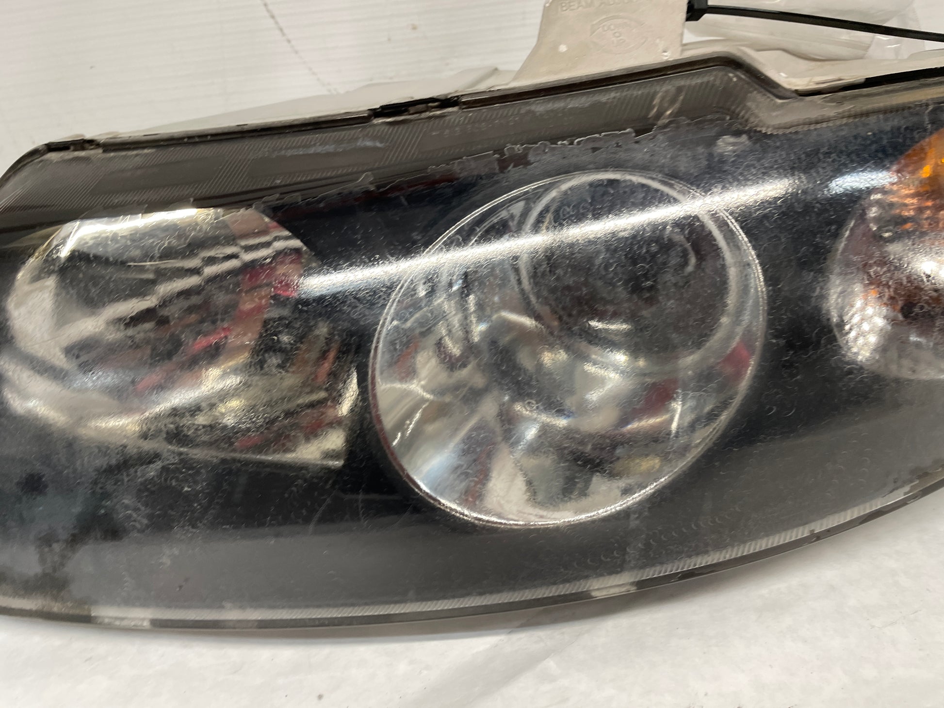 2006 Pontiac GTO LH Driver Head Light Headlight Lamp OEM - Day's Parts Yard