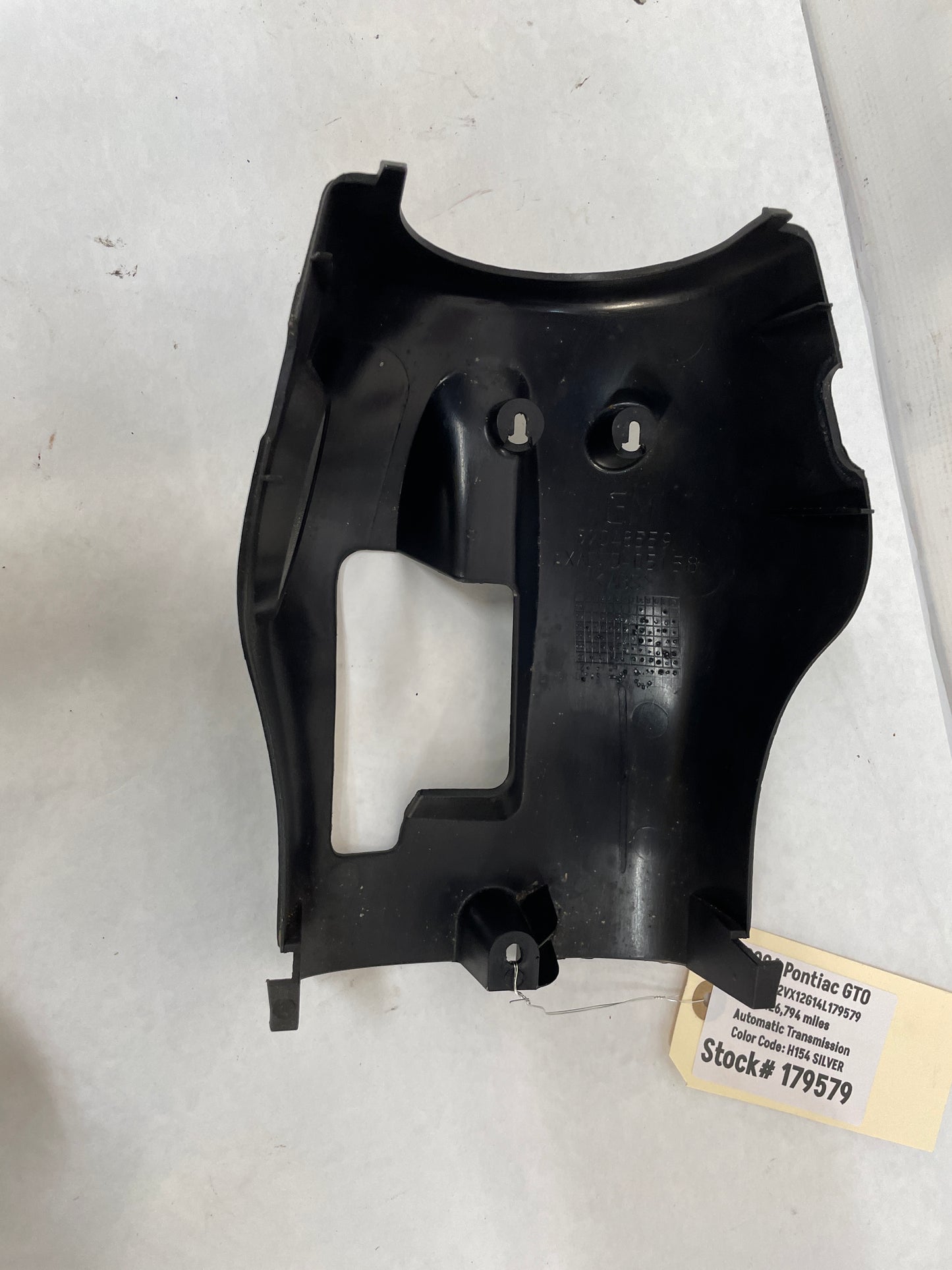 2004 Pontiac GTO Lower Steering Column Clam Shell Cover Molding Trim OEM