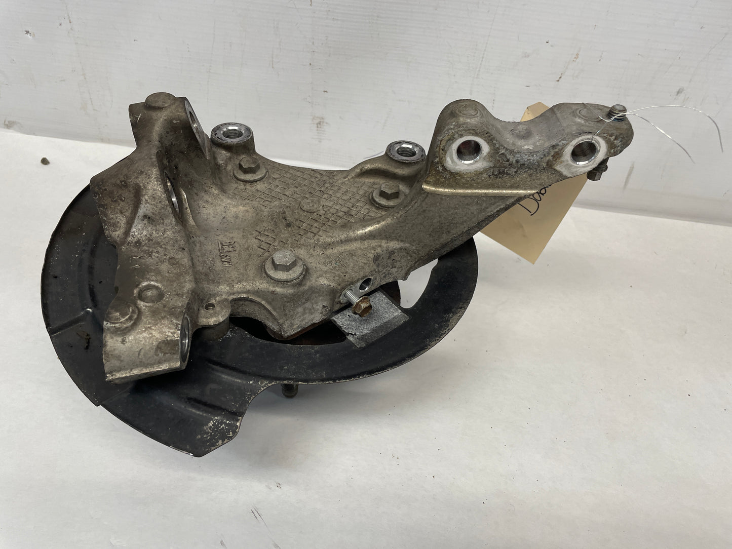 2017 Chevy SS Sedan LH Driver Front Hub Knuckle Spindle Wheel Bearing Assembly OEM - Day's Parts Yard
