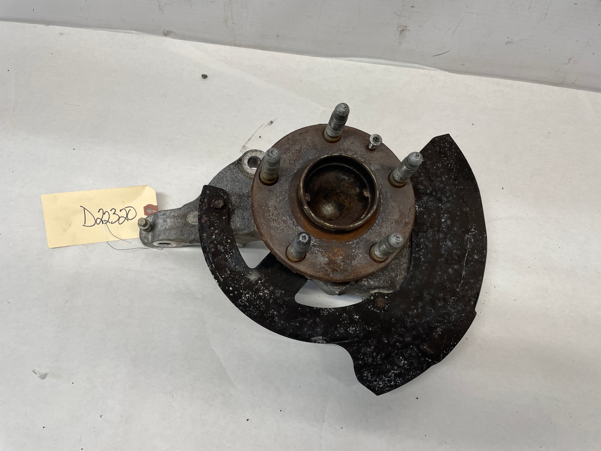 2017 Chevy SS Sedan LH Driver Front Hub Knuckle Spindle Wheel Bearing Assembly OEM - Day's Parts Yard