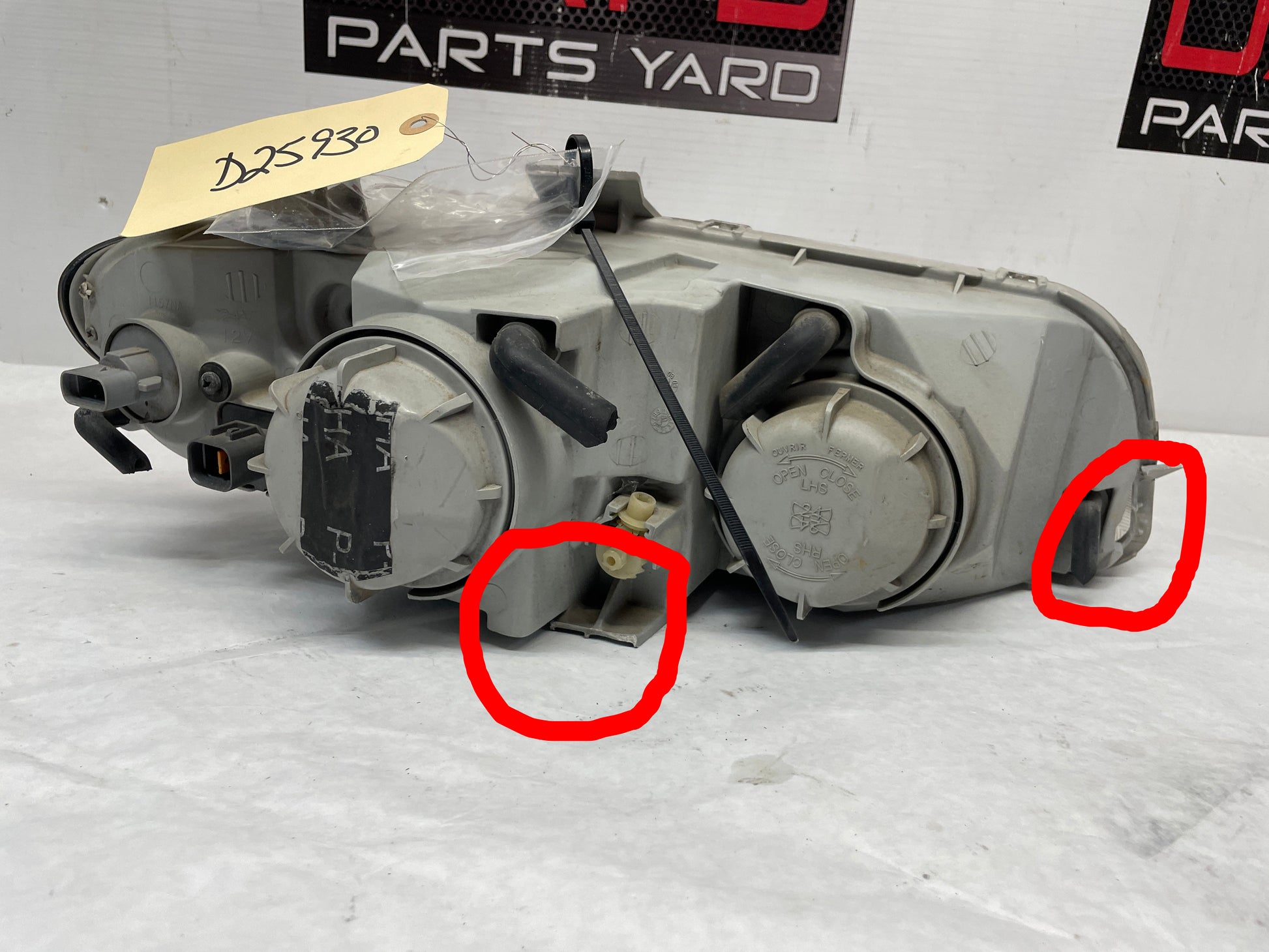 2006 Pontiac GTO LH Driver Head Light Headlight Lamp OEM - Day's Parts Yard