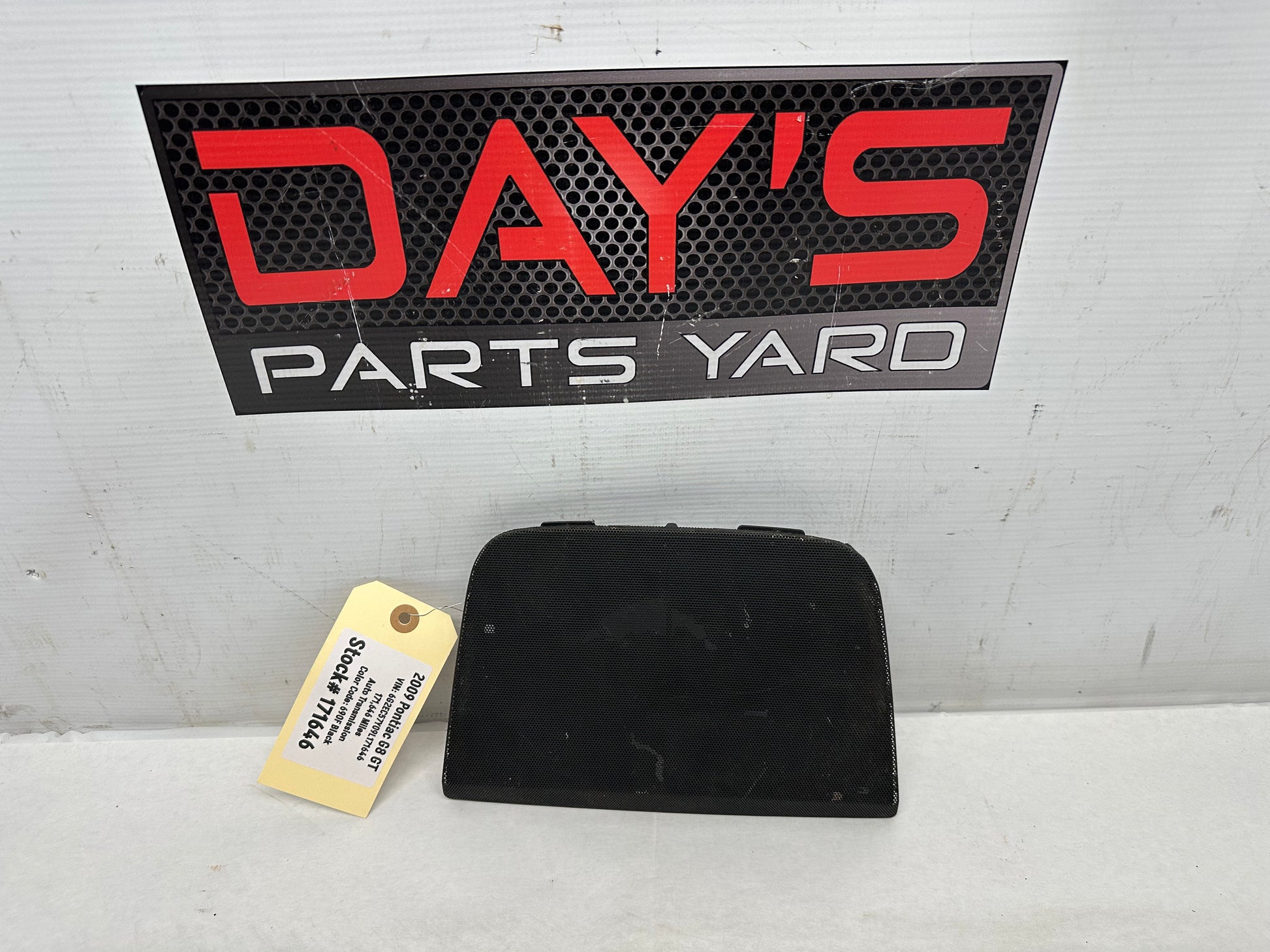 2009 Pontiac G8 GT Center Dash Speaker Cover Grille OEM - Day's Parts Yard