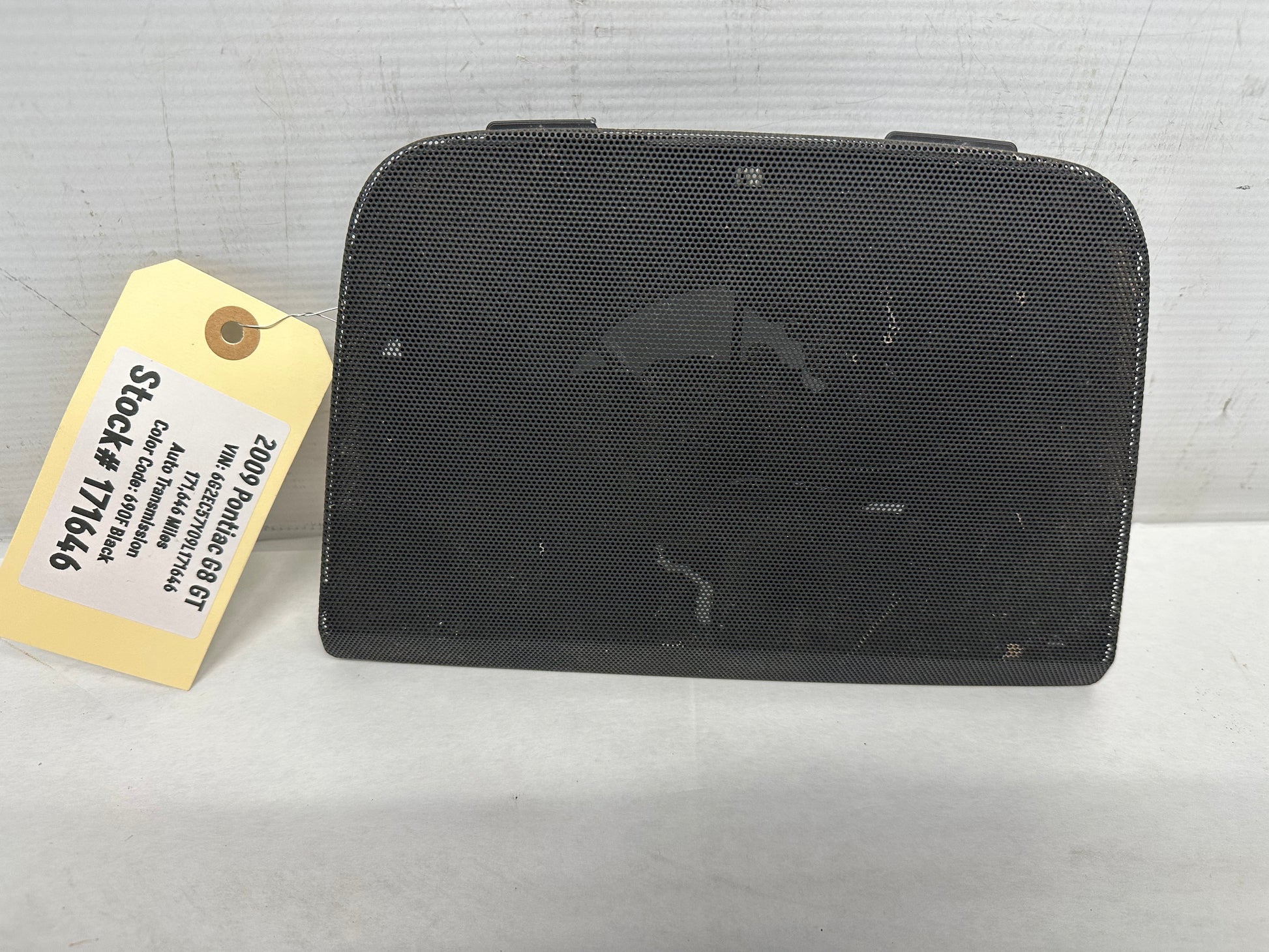 2009 Pontiac G8 GT Center Dash Speaker Cover Grille OEM - Day's Parts Yard