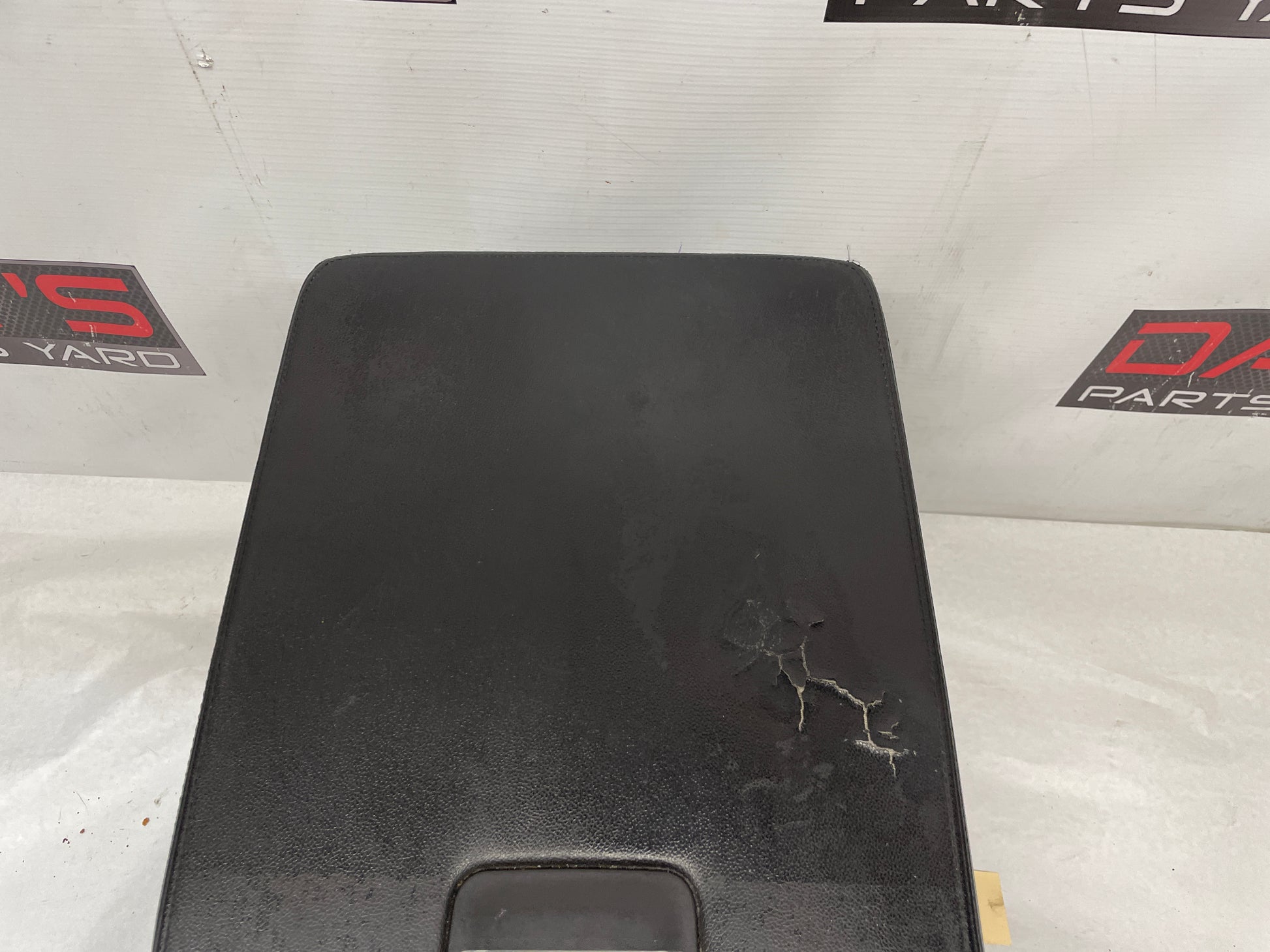 2013 GMC Sierra C1500 SLE Front Center Console Jump Seat OEM - Day's Parts Yard