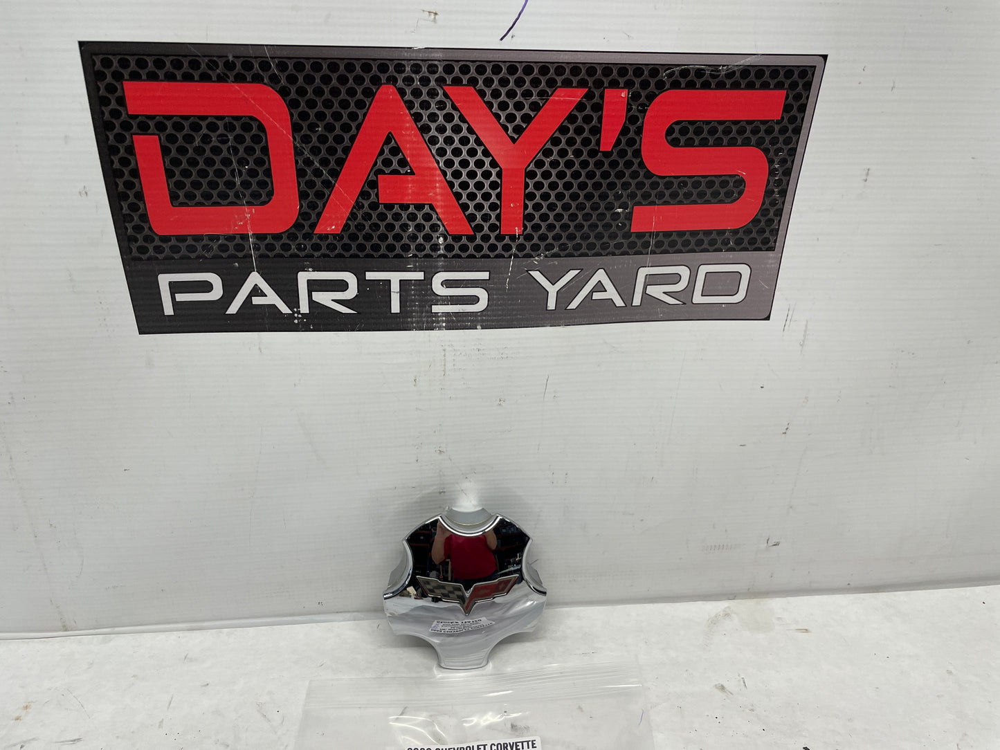 2008 Chevy Corvette Center Wheel Cap OEM - Day's Parts Yard