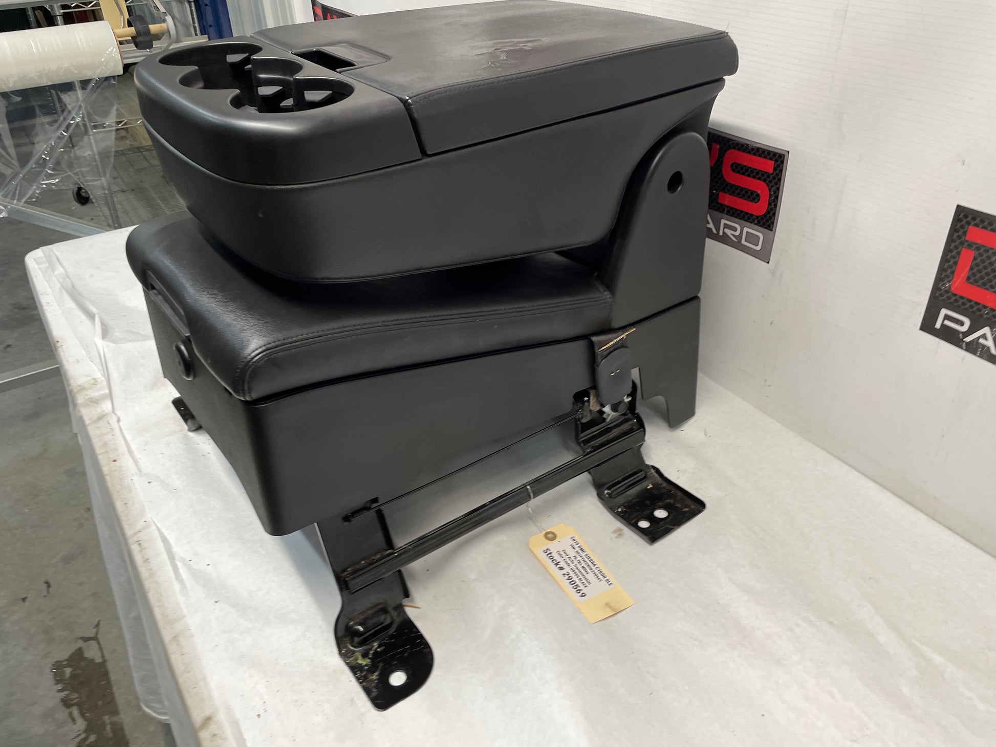 2013 GMC Sierra C1500 SLE Front Center Console Jump Seat OEM - Day's Parts Yard