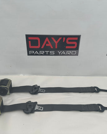 2006 Pontiac GTO RH & LH Front Seatbelt Retractors OEM