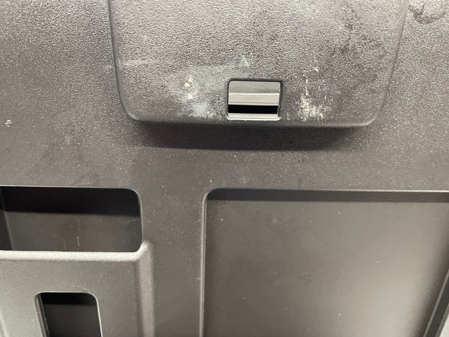 2013 GMC Sierra C1500 SLE Front Center Console Jump Seat OEM - Day's Parts Yard