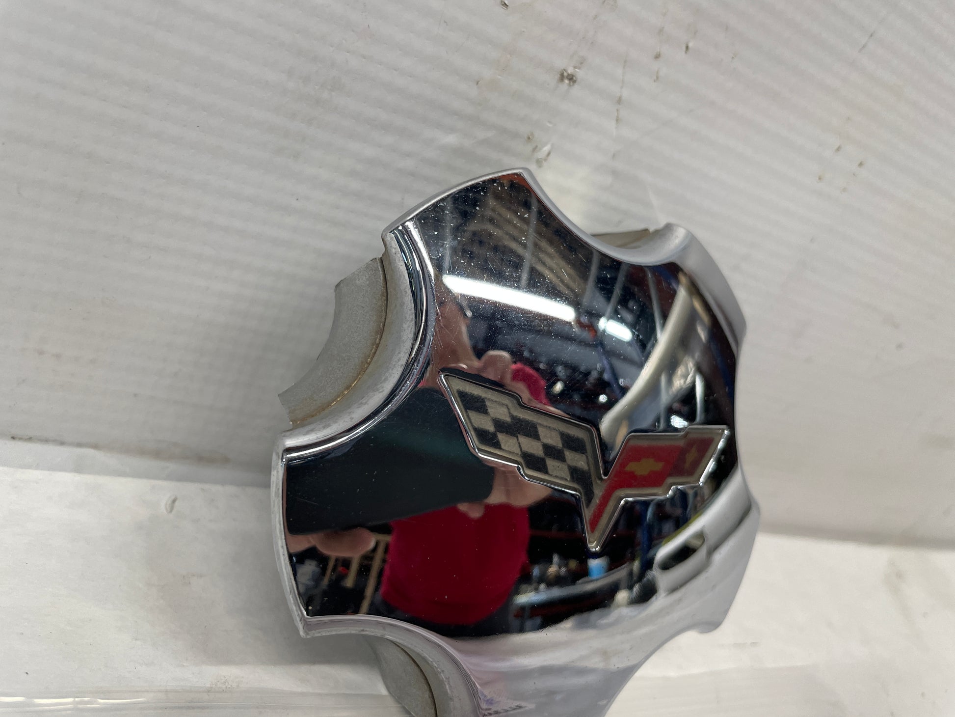 2008 Chevy Corvette Center Wheel Cap OEM - Day's Parts Yard