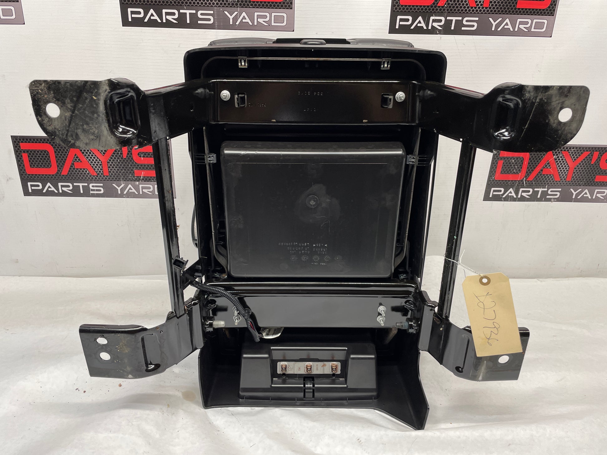 2013 GMC Sierra C1500 SLE Front Center Console Jump Seat OEM - Day's Parts Yard