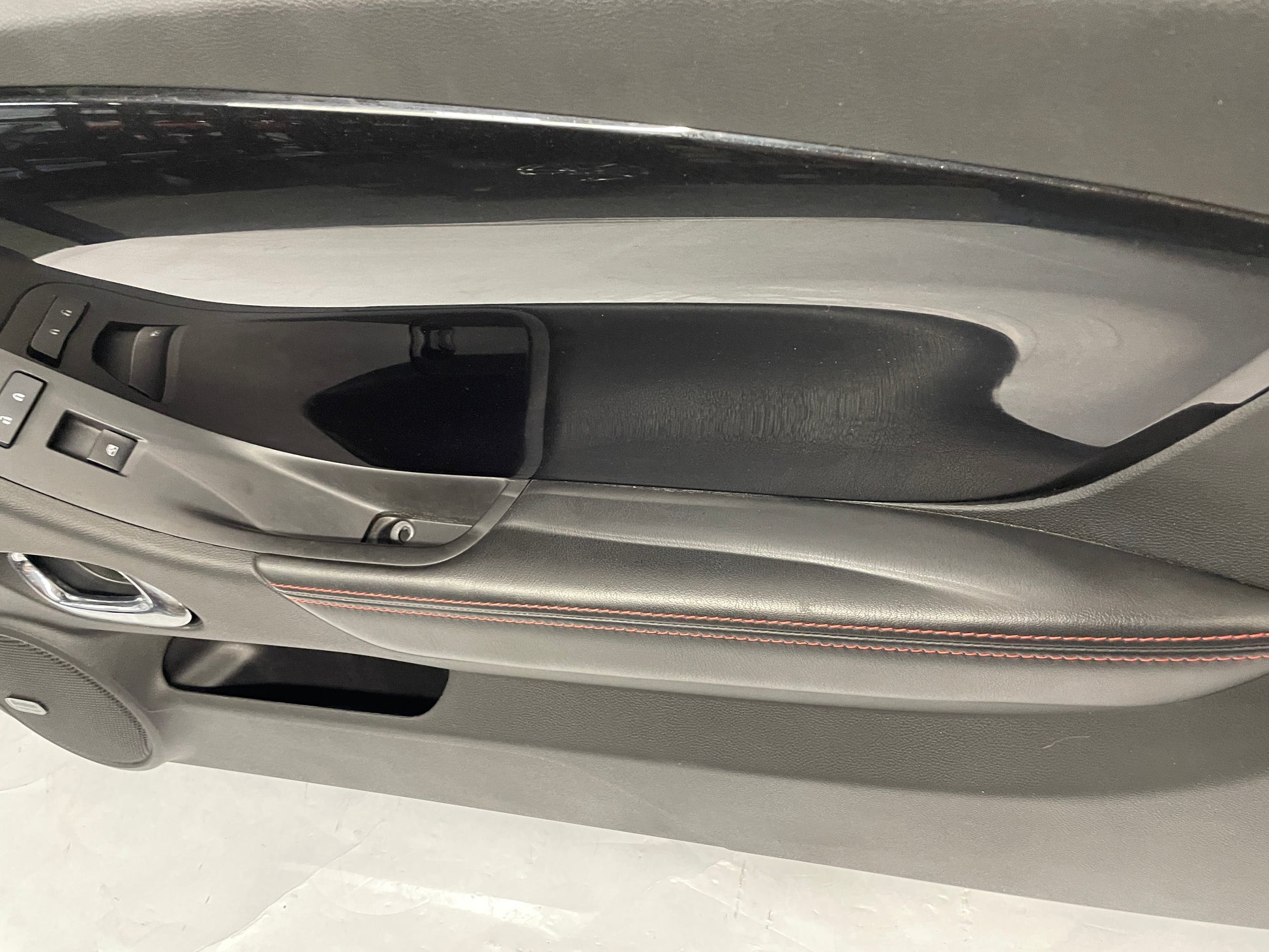 2014 Chevy Camaro ZL1 Convertible RH Passenger Interior Door Panel Trim Carbon Flash OEM - Day's Parts Yard