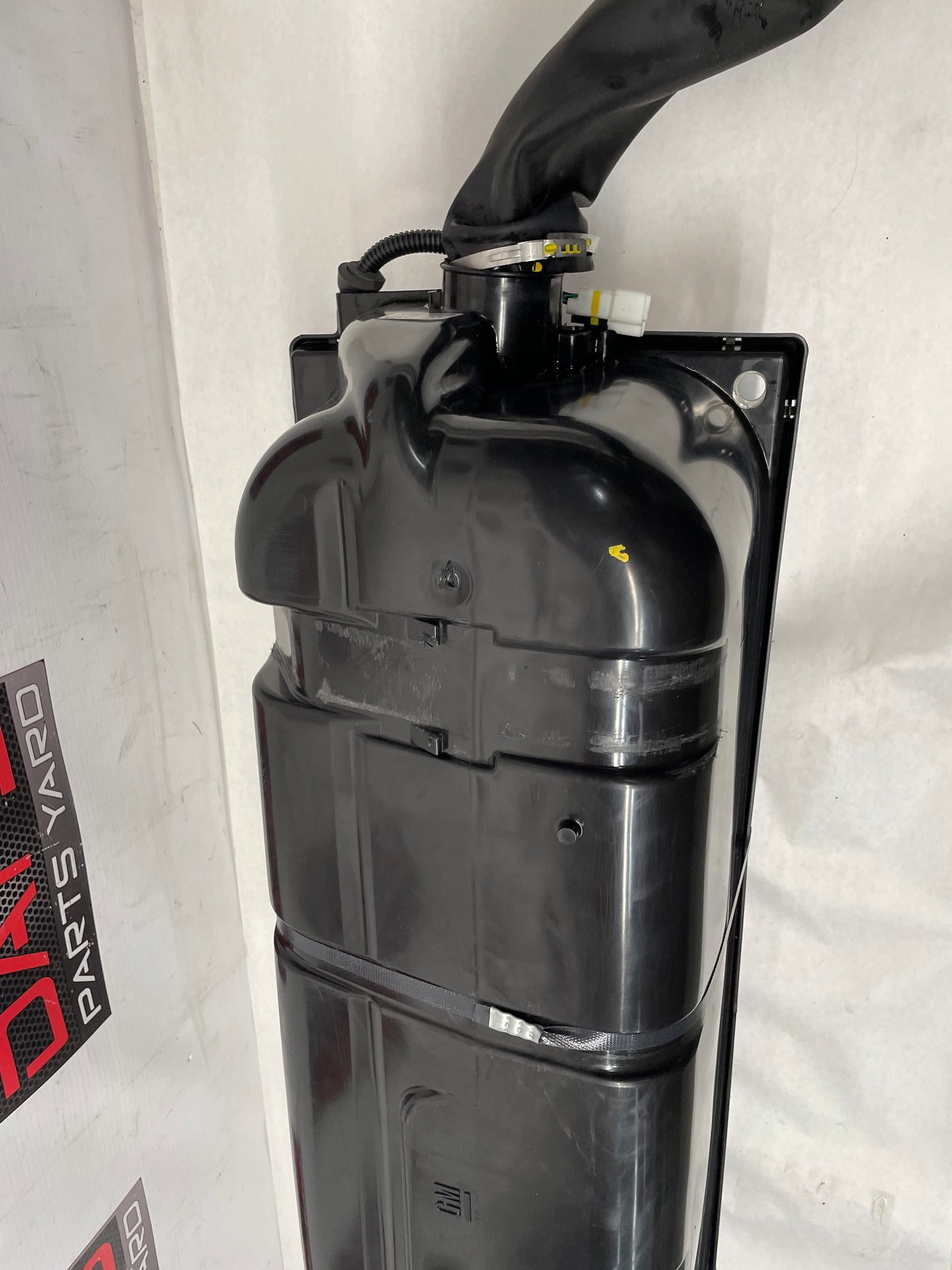 2005 Pontiac GTO Fuel Gas Tank OEM - Day's Parts Yard