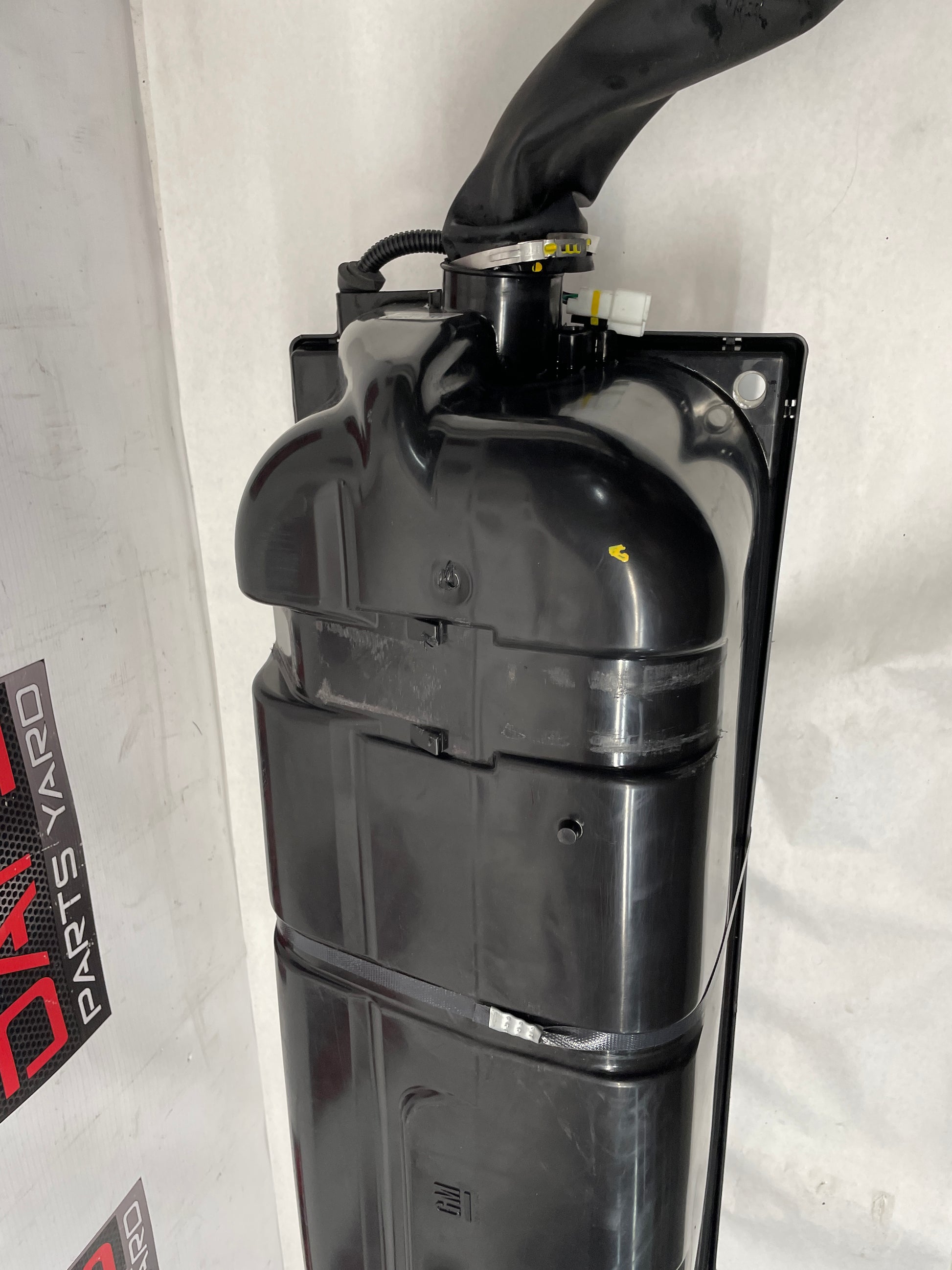 2005 Pontiac GTO Fuel Gas Tank OEM - Day's Parts Yard