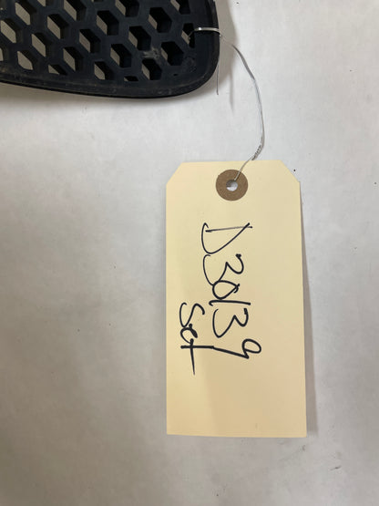 2004 Pontiac GTO RH & LH Front Bumper Upper Kidney Grilles OEM