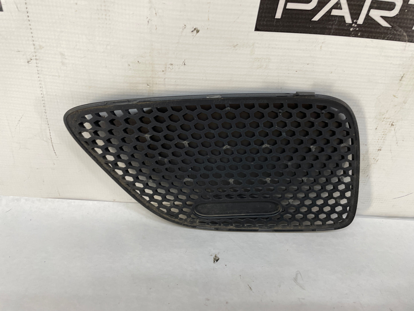 2004 Pontiac GTO RH & LH Front Bumper Upper Kidney Grilles OEM