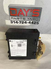 2014 GMC Sierra K1500 Denali CD Player Radio Receiver OEM - Day's Parts Yard