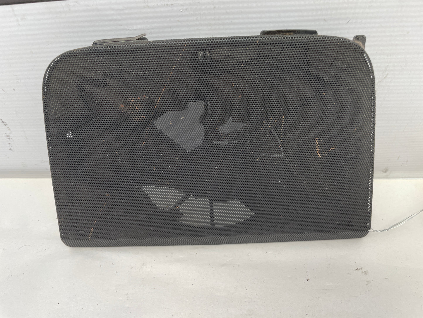 2009 Pontiac G8 Center Dash Speaker Cover Grille OEM - Day's Parts Yard