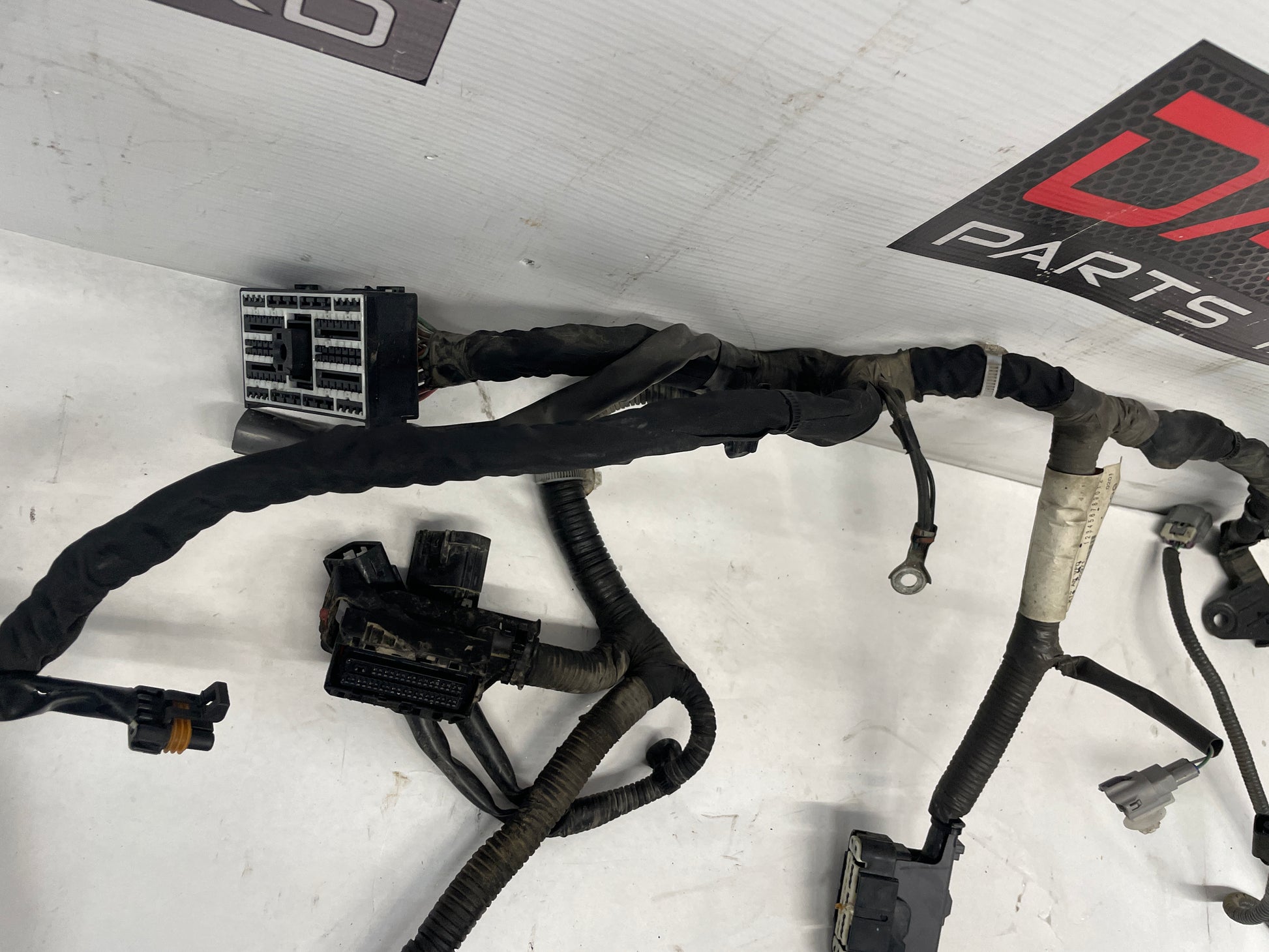 2013 Chevy Caprice Engine Bay Fire Wall Wire Forward Lamp Wiring Harness OEM - Day's Parts Yard