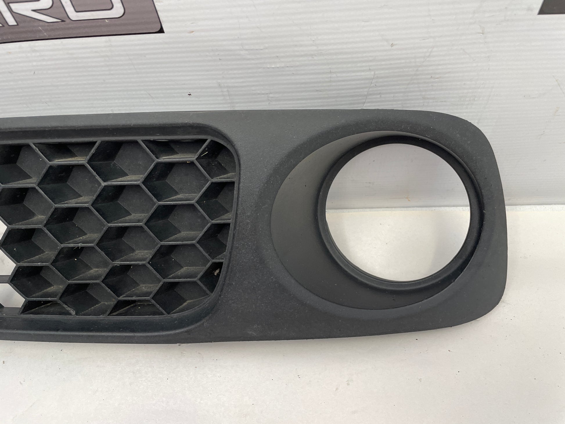 2009 Pontiac G8 GT LH Driver Bumper Lower Grille OEM - Day's Parts Yard