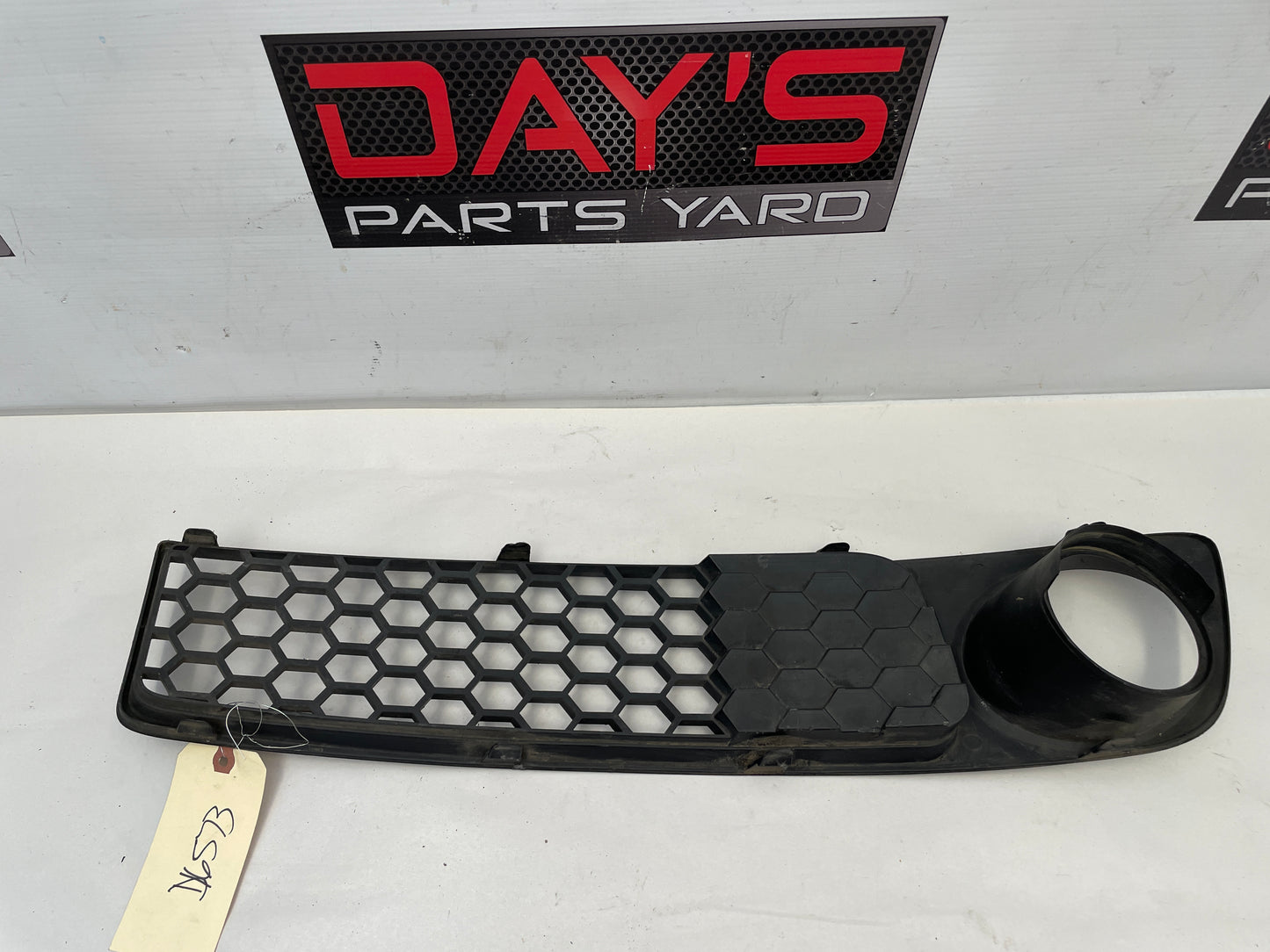 2009 Pontiac G8 GT LH Driver Bumper Lower Grille OEM - Day's Parts Yard