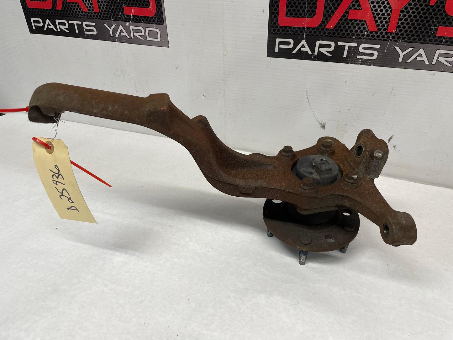 2002 Chevy Camaro Z28 RH Passenger Front Suspension Spindle Knuckle Hub OEM - Day's Parts Yard