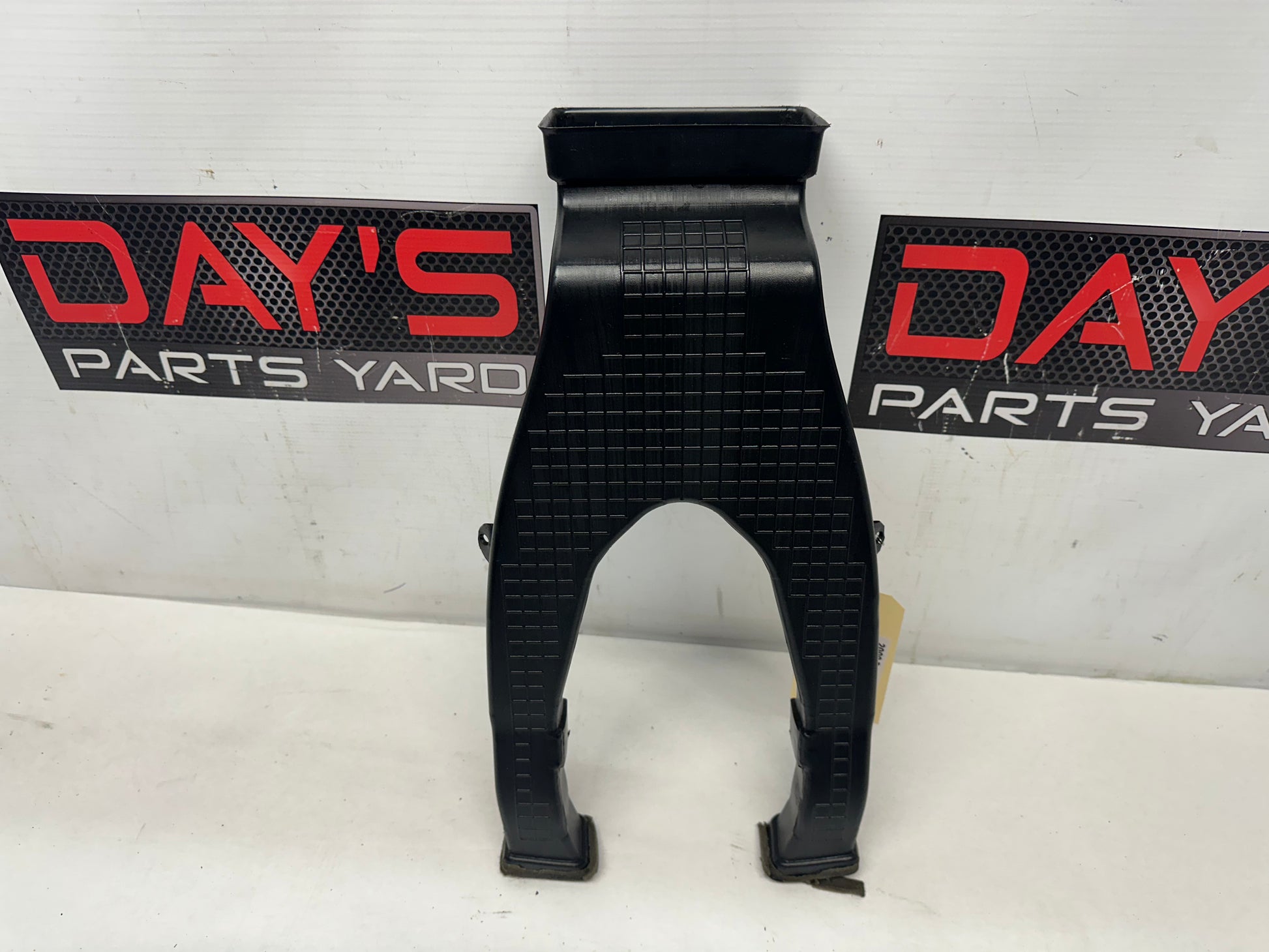 2009 Pontiac G8 A/C Heater HVAC Rear Floor Console Air Vent Duct OEM - Day's Parts Yard