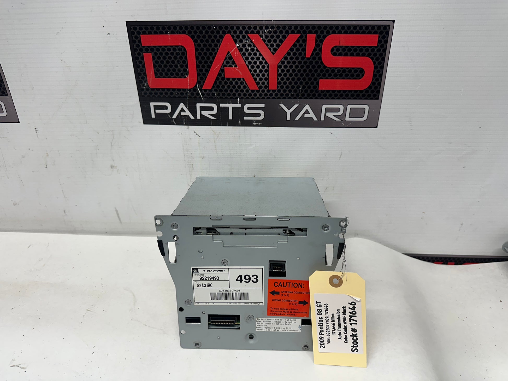 2009 Pontiac G8 GT Radio Stereo Receiver Control Head Unit OEM - Day's Parts Yard