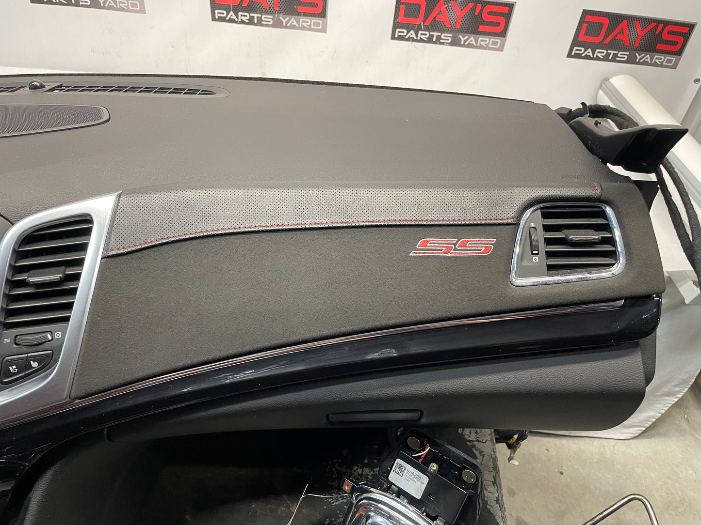 2017 Chevy SS Sedan Complete Dash w/ Center Console & Shifter OEM