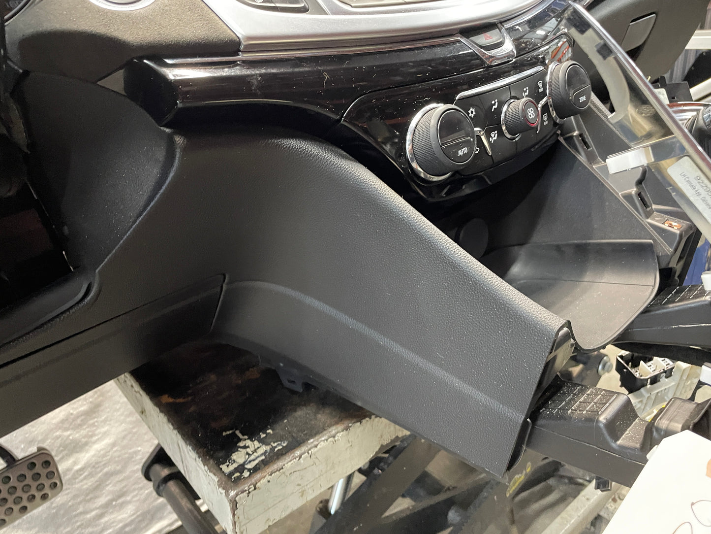 2017 Chevy SS Sedan Complete Dash w/ Center Console & Shifter OEM