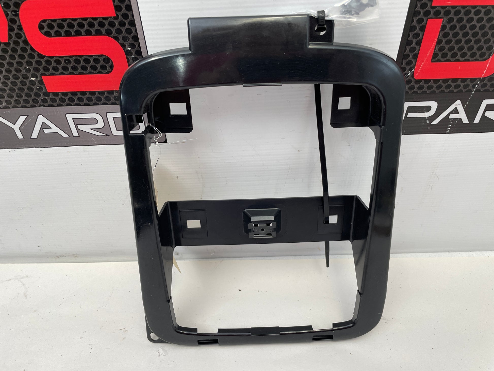 2009 Pontiac G8 GT Over Head Dome Light Frame w/ Hardware OEM - Day's Parts Yard