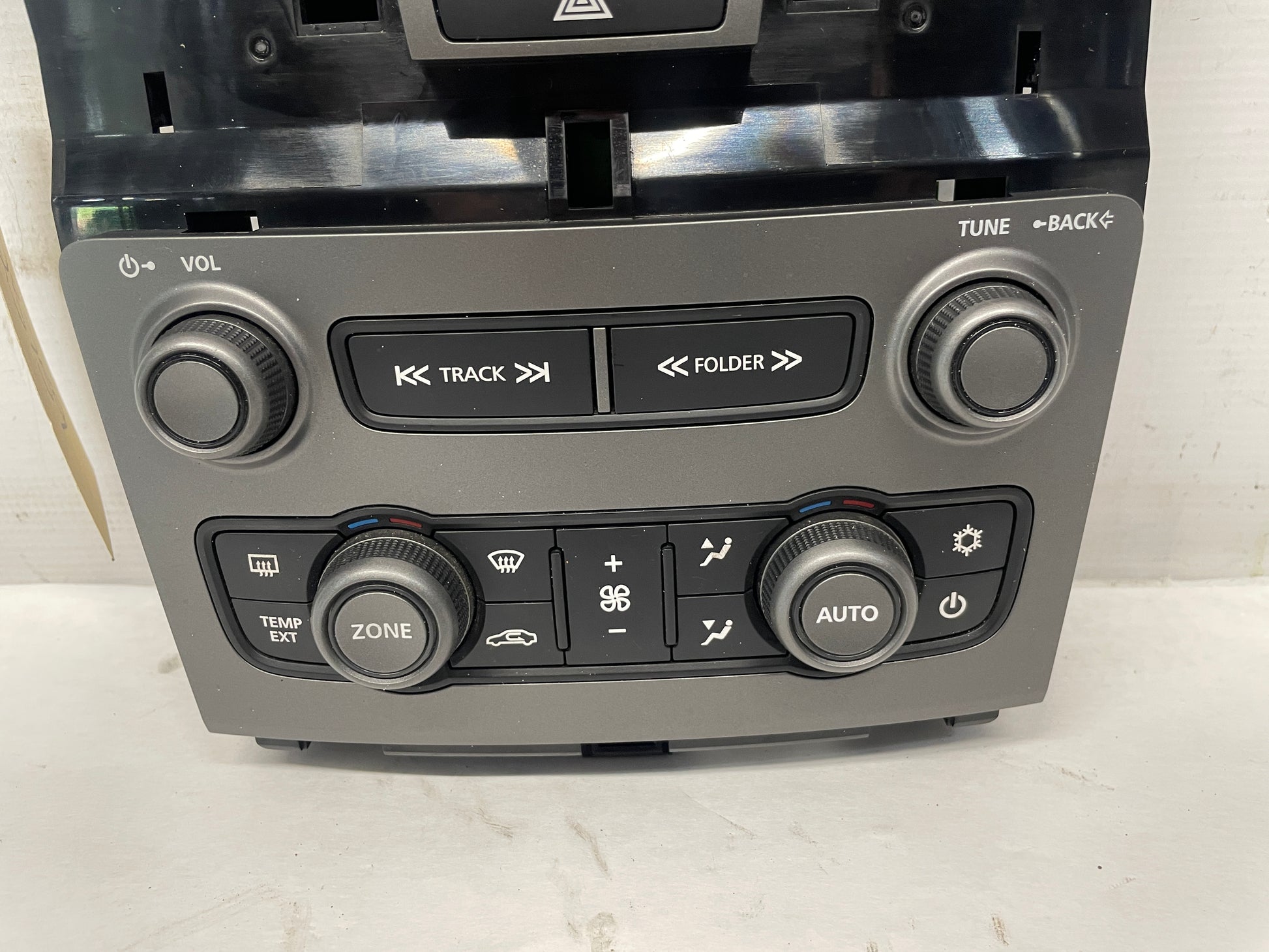 2013 Chevy Caprice Radio Stereo HVAC Temperature Control Panel Unit OEM - Day's Parts Yard