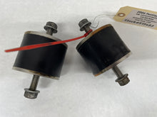 2006 Pontiac  RH & LH Motor Mounts Aftermarket OEM - Day's Parts Yard