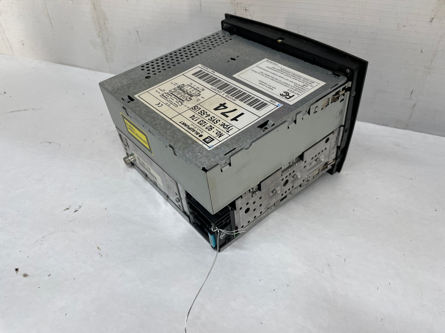 2004 Pontiac GTO Radio Stereo 6 Disk CD Changer Blaupunkt OEM