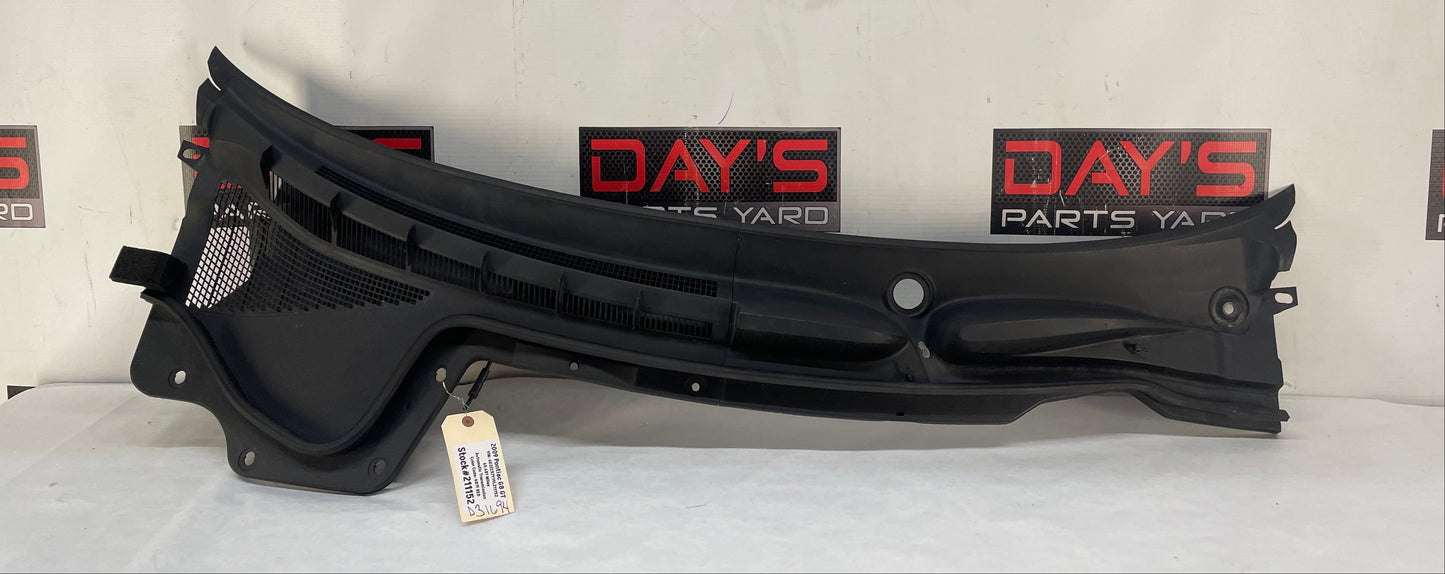 2009 Pontiac G8 GT Complete Windshield Wiper Cowl Grille Trim Vent Panel OEM - Day's Parts Yard