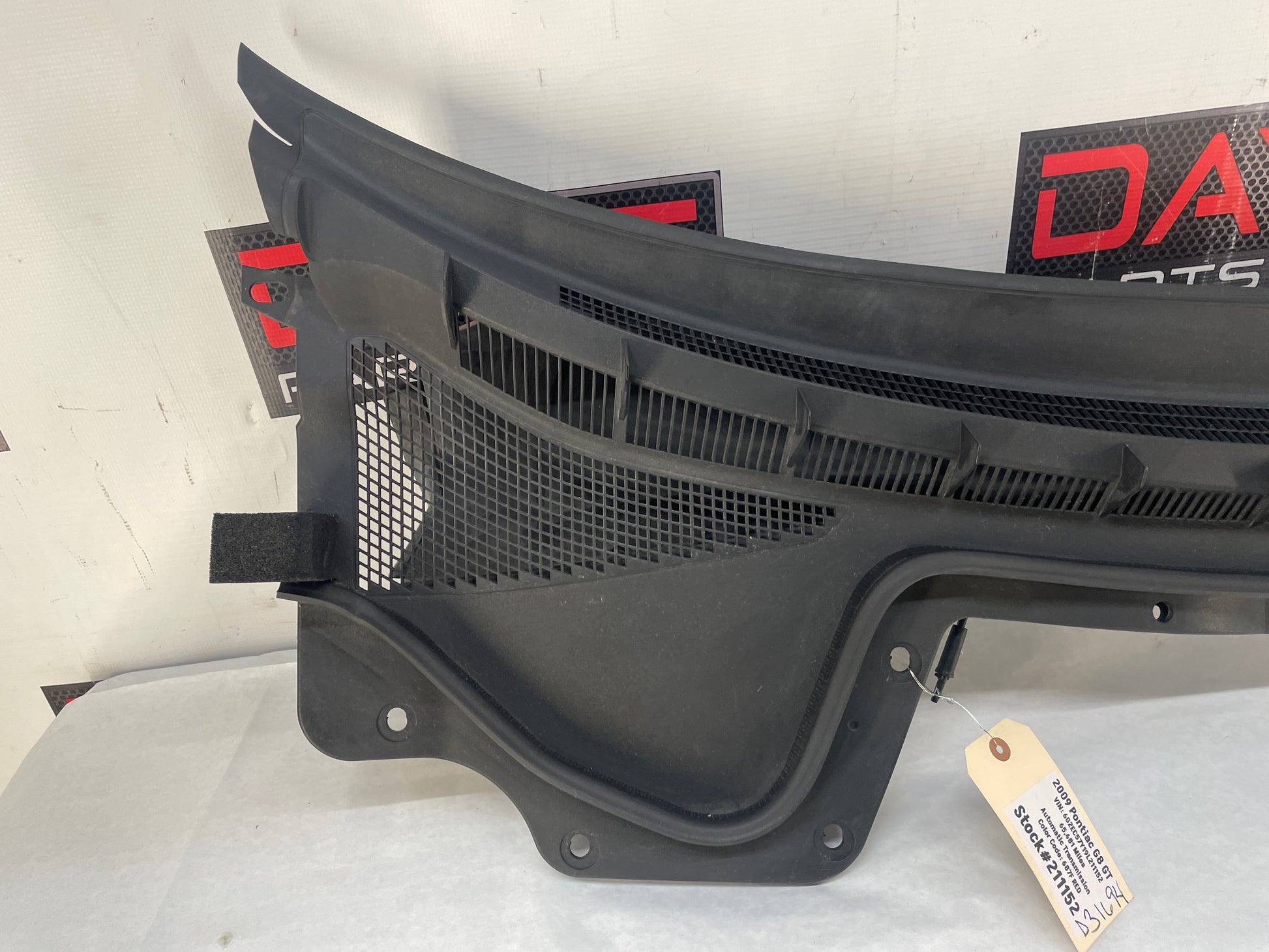 2009 Pontiac G8 GT Complete Windshield Wiper Cowl Grille Trim Vent Panel OEM - Day's Parts Yard